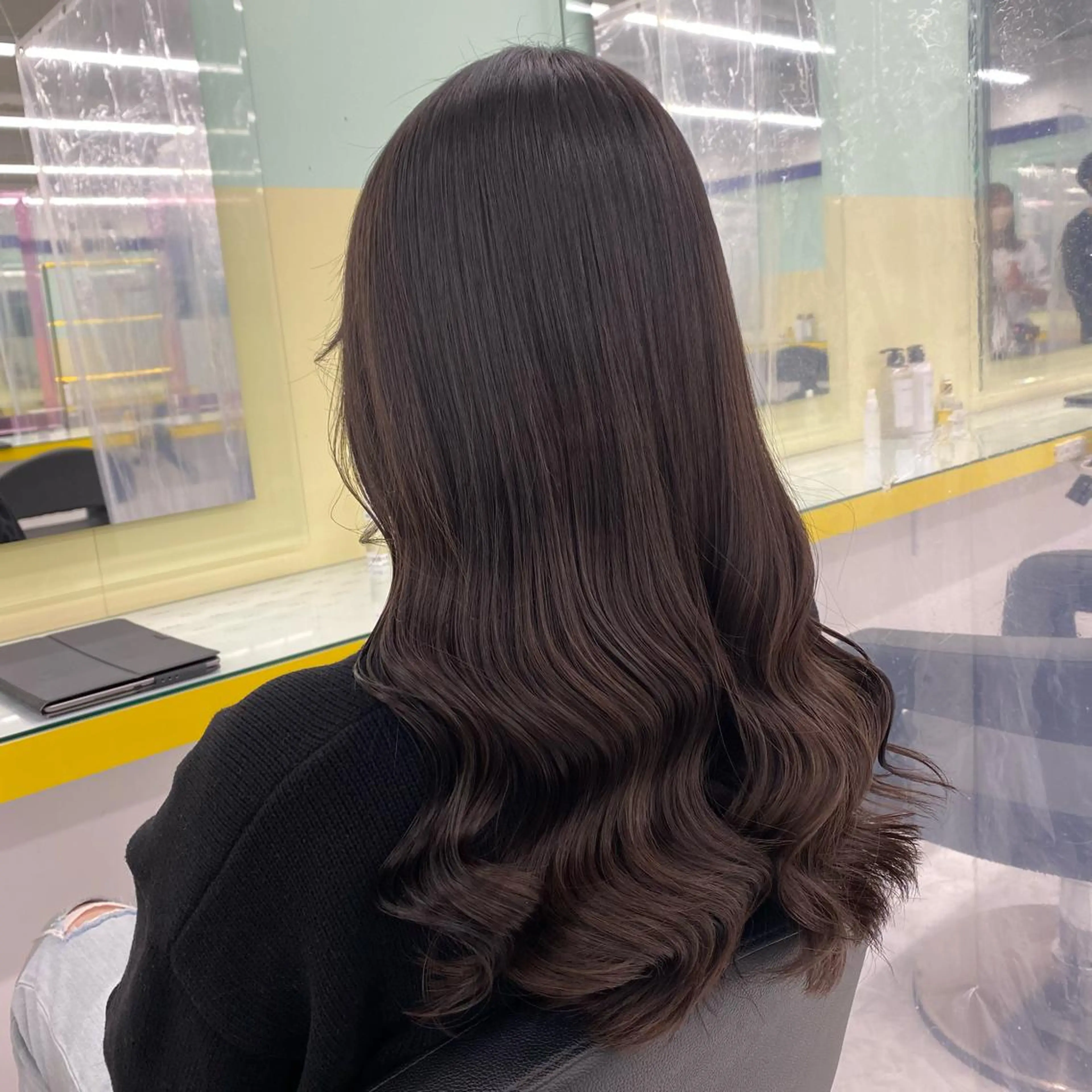 セミロング カラー ヘアアレンジ ヘアカラー トリートメント mai🍑暖色カラー /レイヤー💖のヘアスタイル