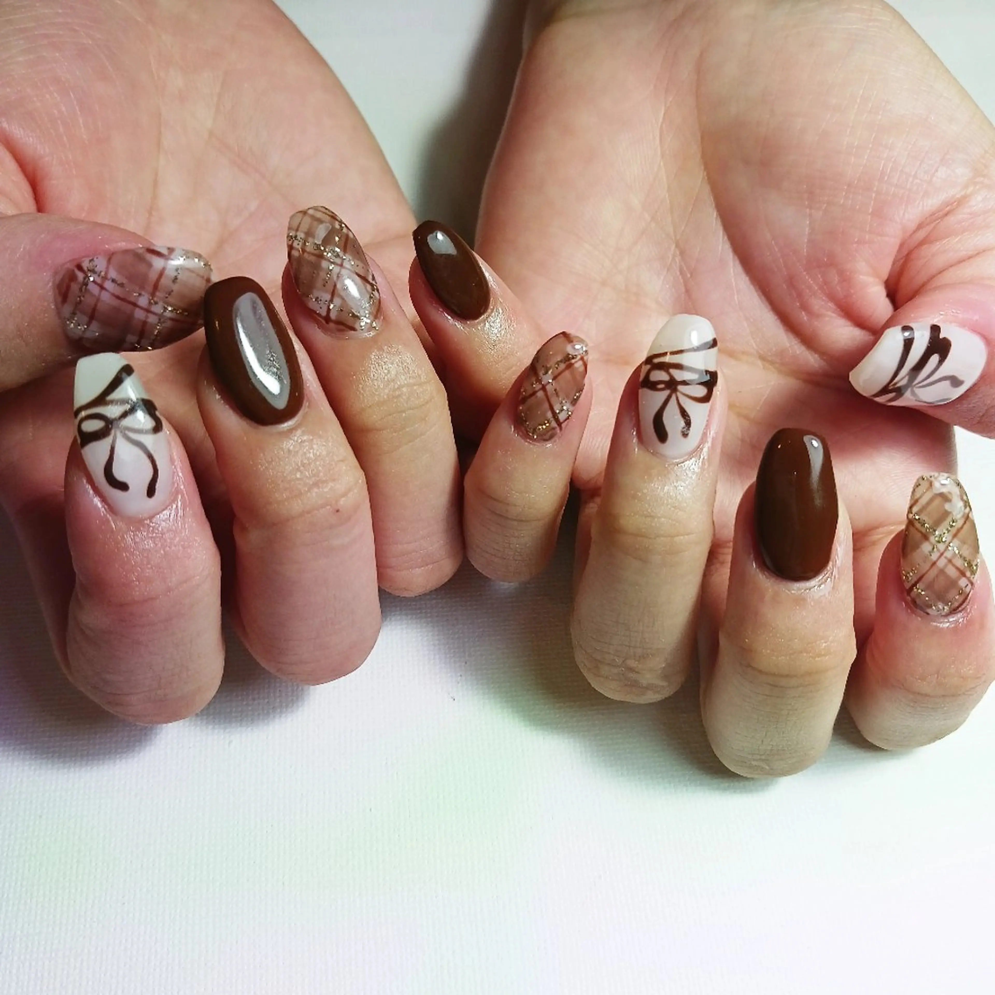 ネイル ブラウン ジェルネイル 持ち込み リボン 冬ネイル ハンドネイル owlnail /持込みデザイン専門のネイルデザイン