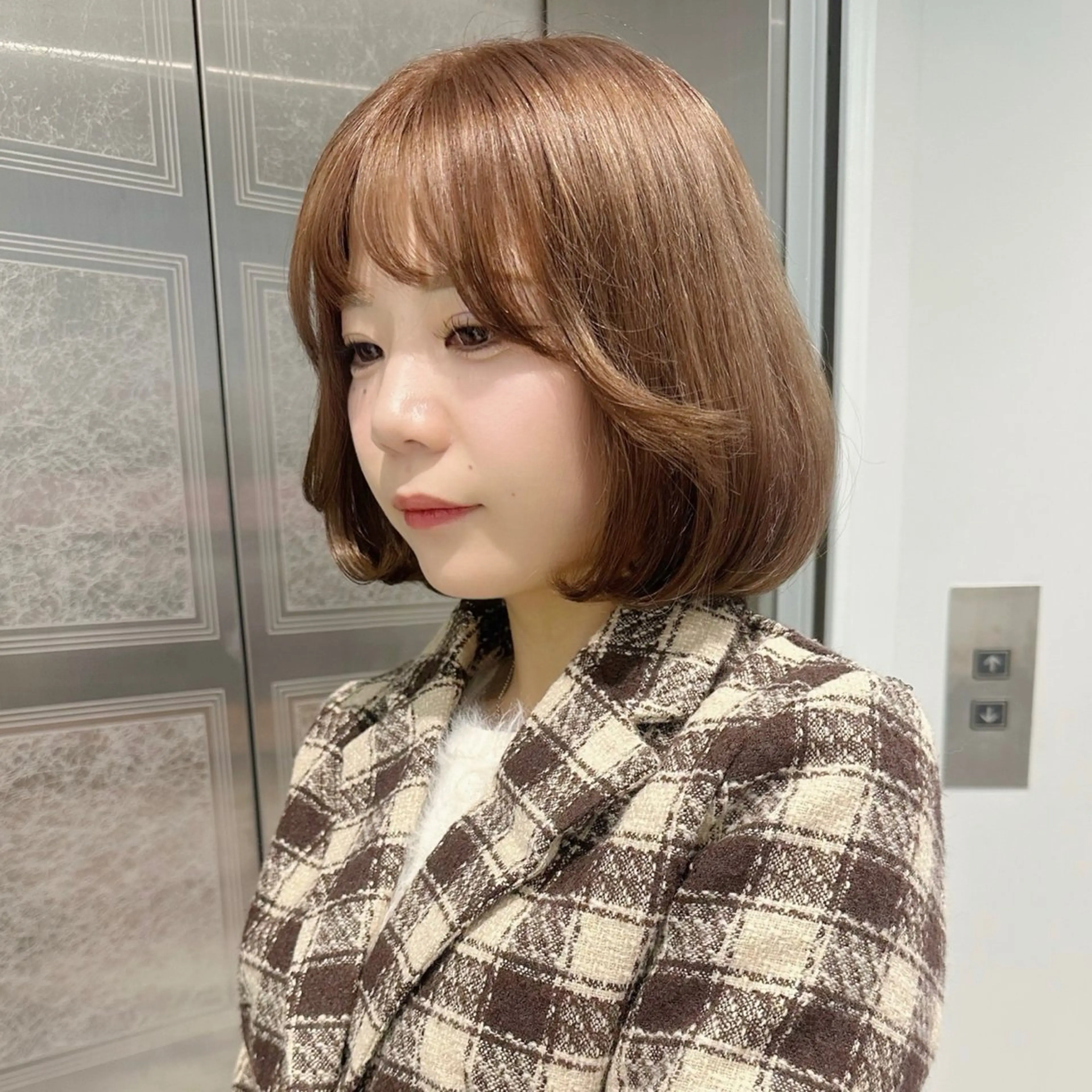 ミディアム カラー ブリーチ ヘアカラー 上品モテハイトーン chiakiのヘアスタイル