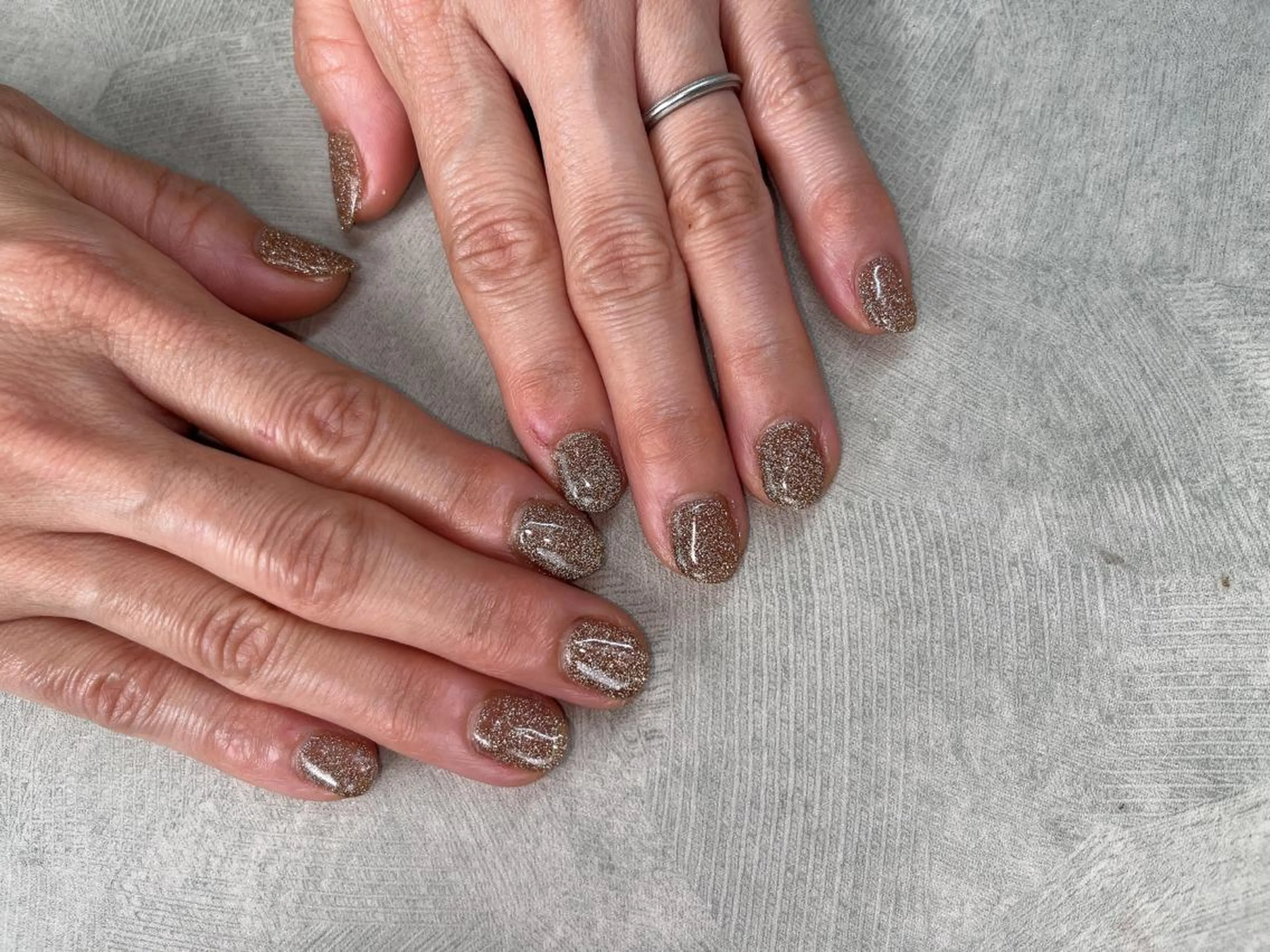 ネイル ブラウン ラメ(グリッター) ハンドネイル MIKA ♡の眉毛・アイブロウイメージ