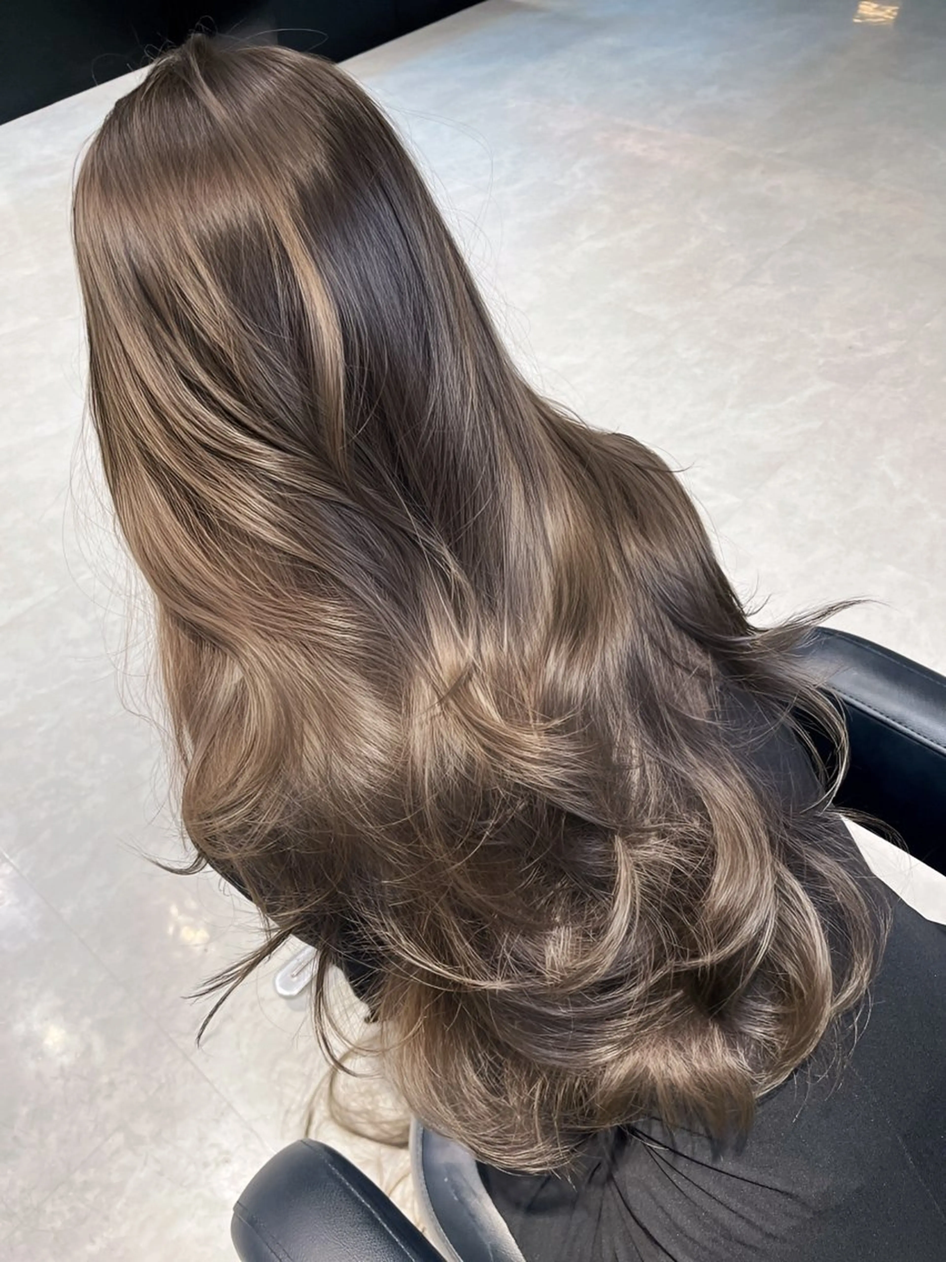 ロング カット ヘアカラー トリートメント 海野翔吾🇨🇳 ワンホンレイヤーのヘアスタイル