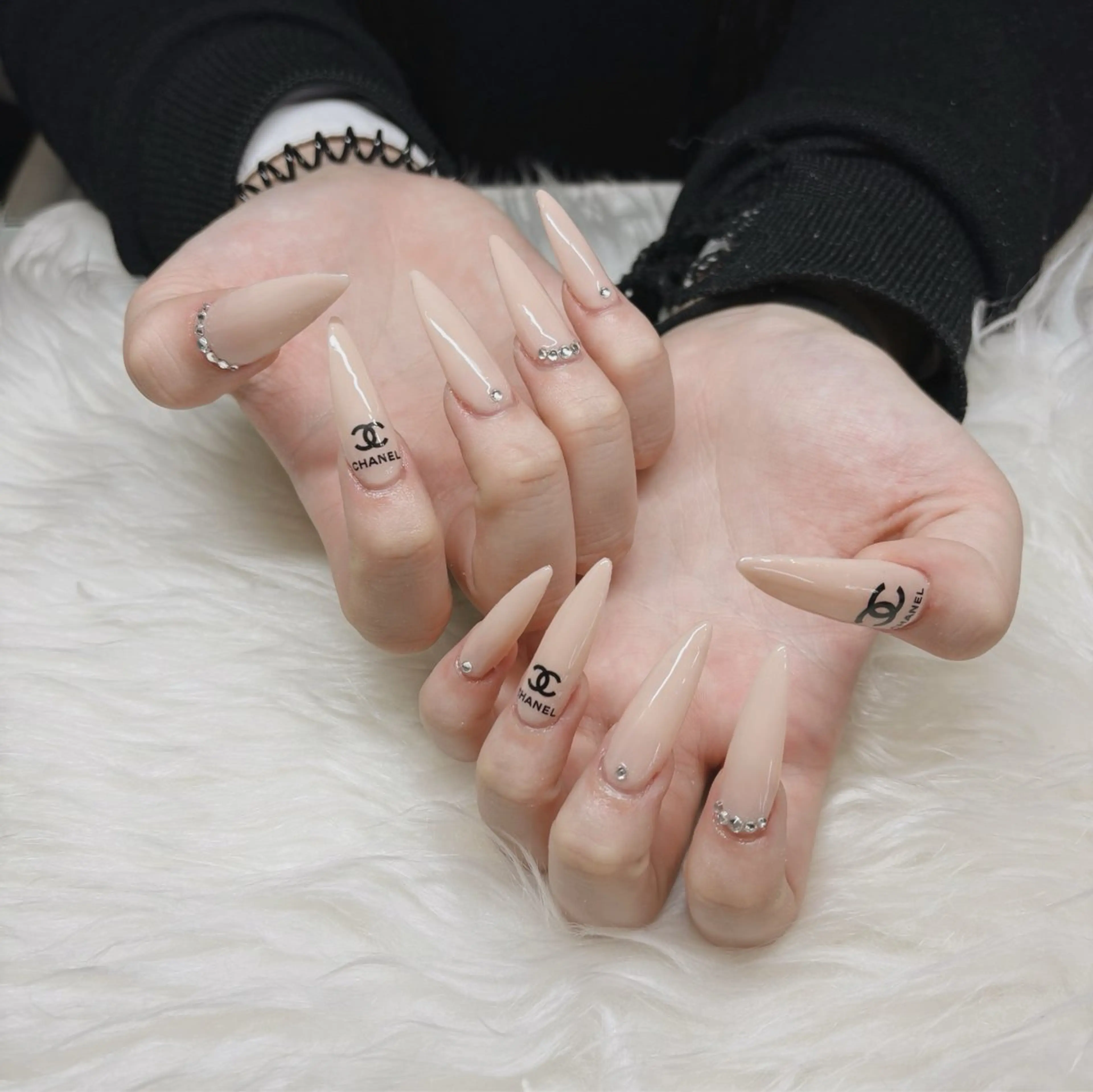 ロング see love gritterのネイルデザイン