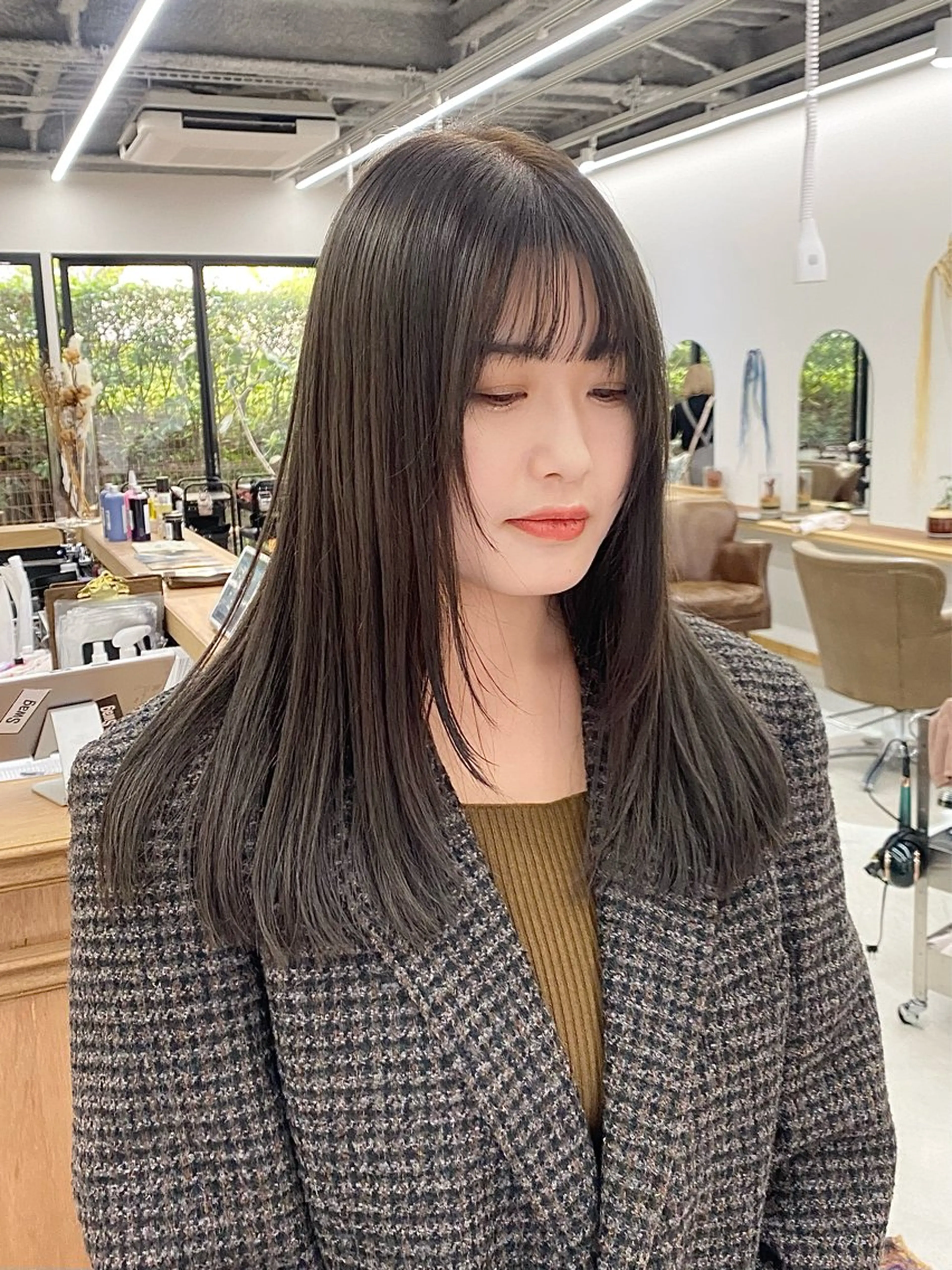 セミロング カラー ヘアアレンジ ブリーチ グレージュ レイヤーカット カット ヘアカラー トリートメント ハル🌸柔色/ ブリーチなし/艶髪のヘアスタイル