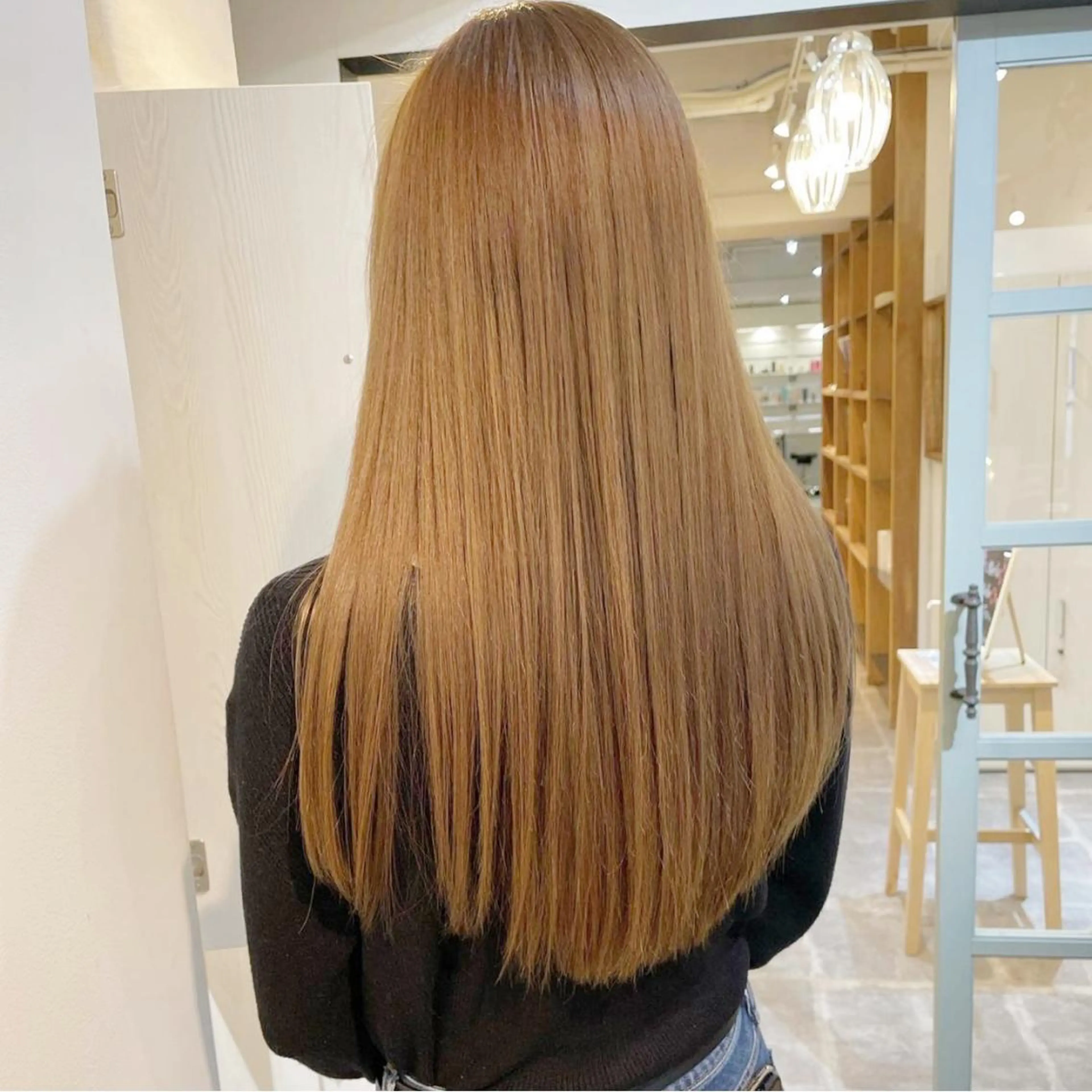 ロング カラー ヘアアレンジ アディクシーカラー ハイトーンカラー クオルシアカラー ロング 縮毛矯正 newi 川崎店のヘアスタイル