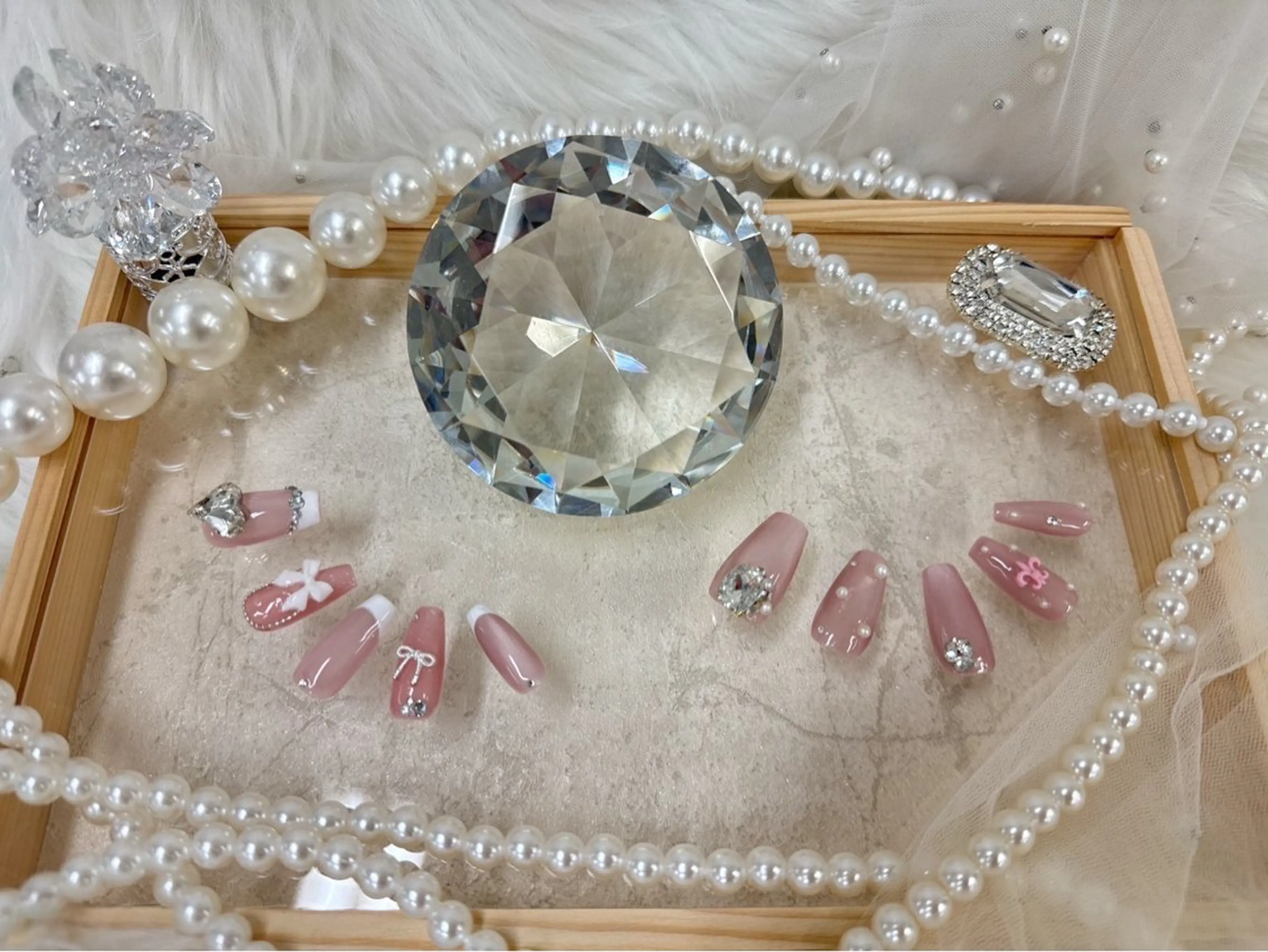 ネイル アートネイル フットネイル フレンチネイル ジェルネイル ガラスフレンチ Queeens nailのネイルデザイン