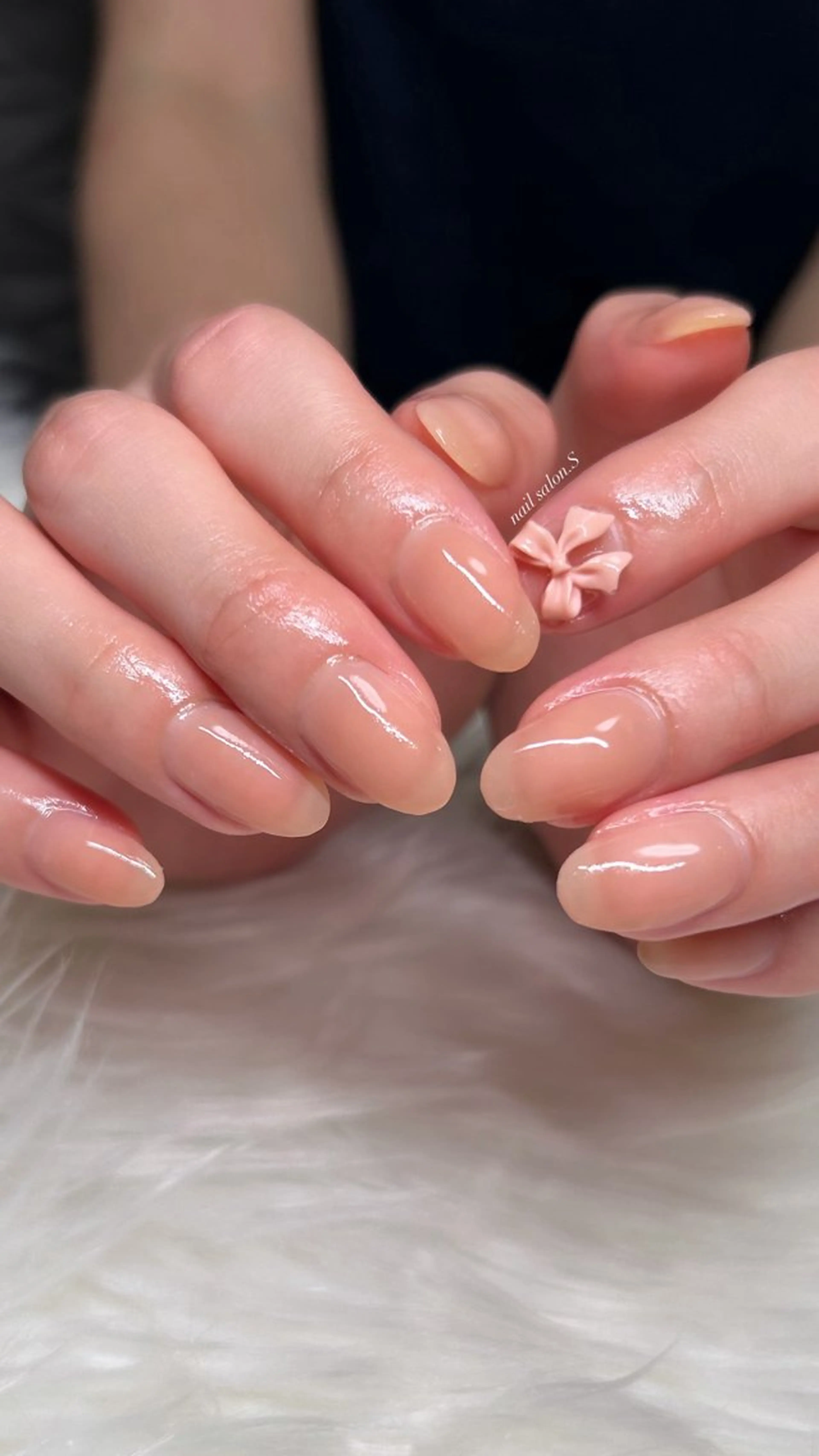 ネイル ジェルネイル ワンカラーネイル リボン ハンドネイル 関山 志乃のネイルデザイン