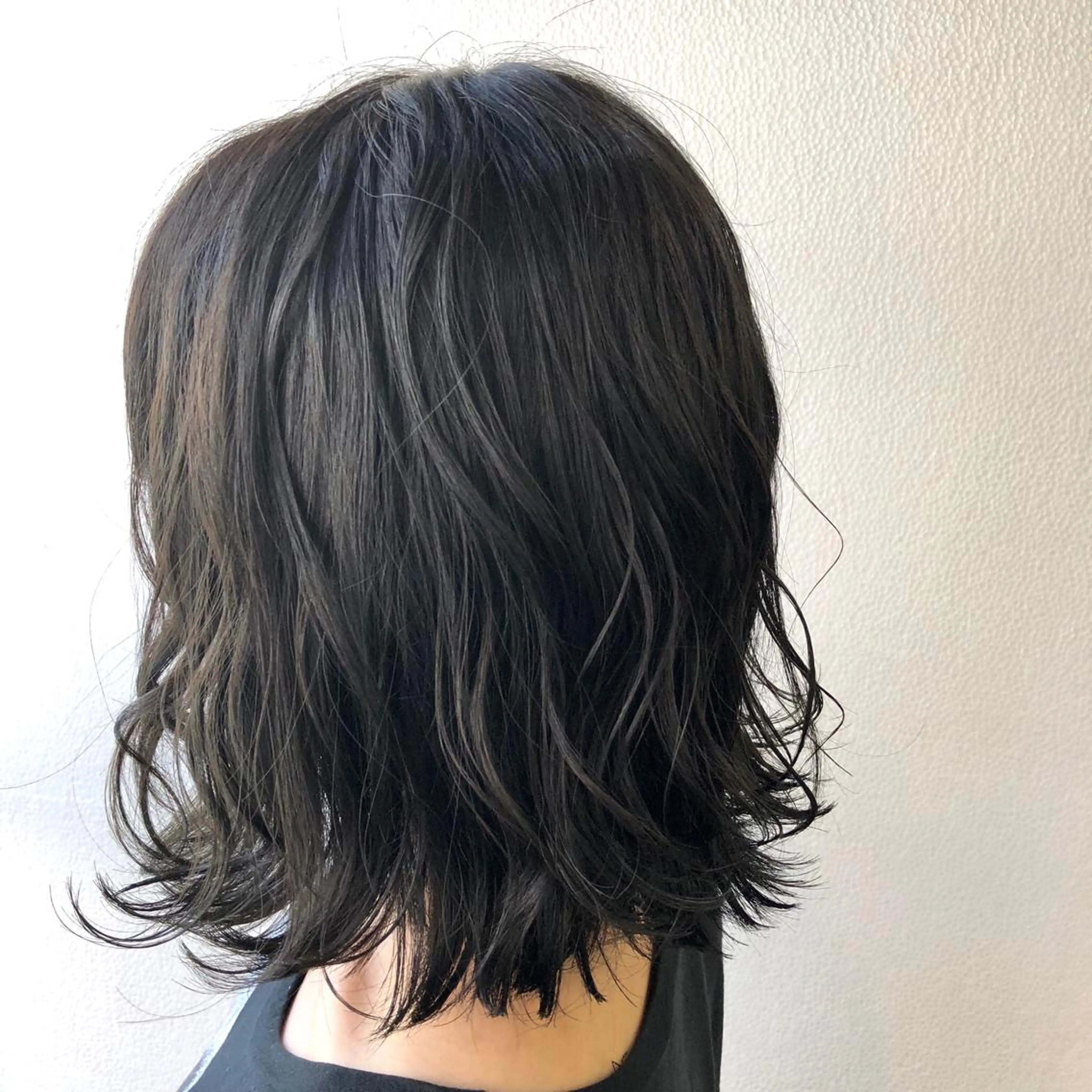 ミディアム カラー 菅沢 奈生のヘアスタイル