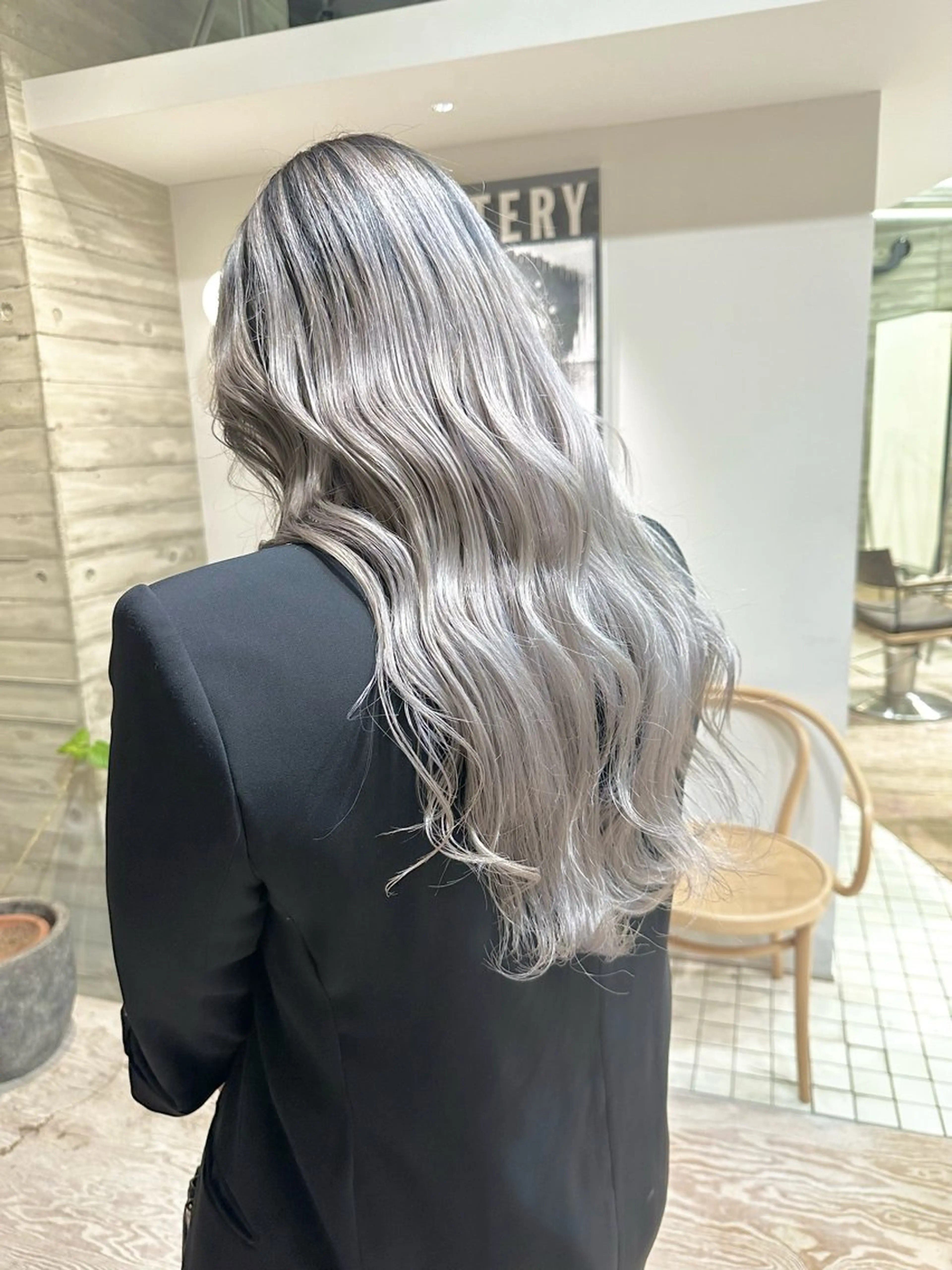 ロング カラー バレイヤージュ レイヤーカット ヘアカラー トリートメント ヘッドスパ ヘアセット kai .のヘアスタイル
