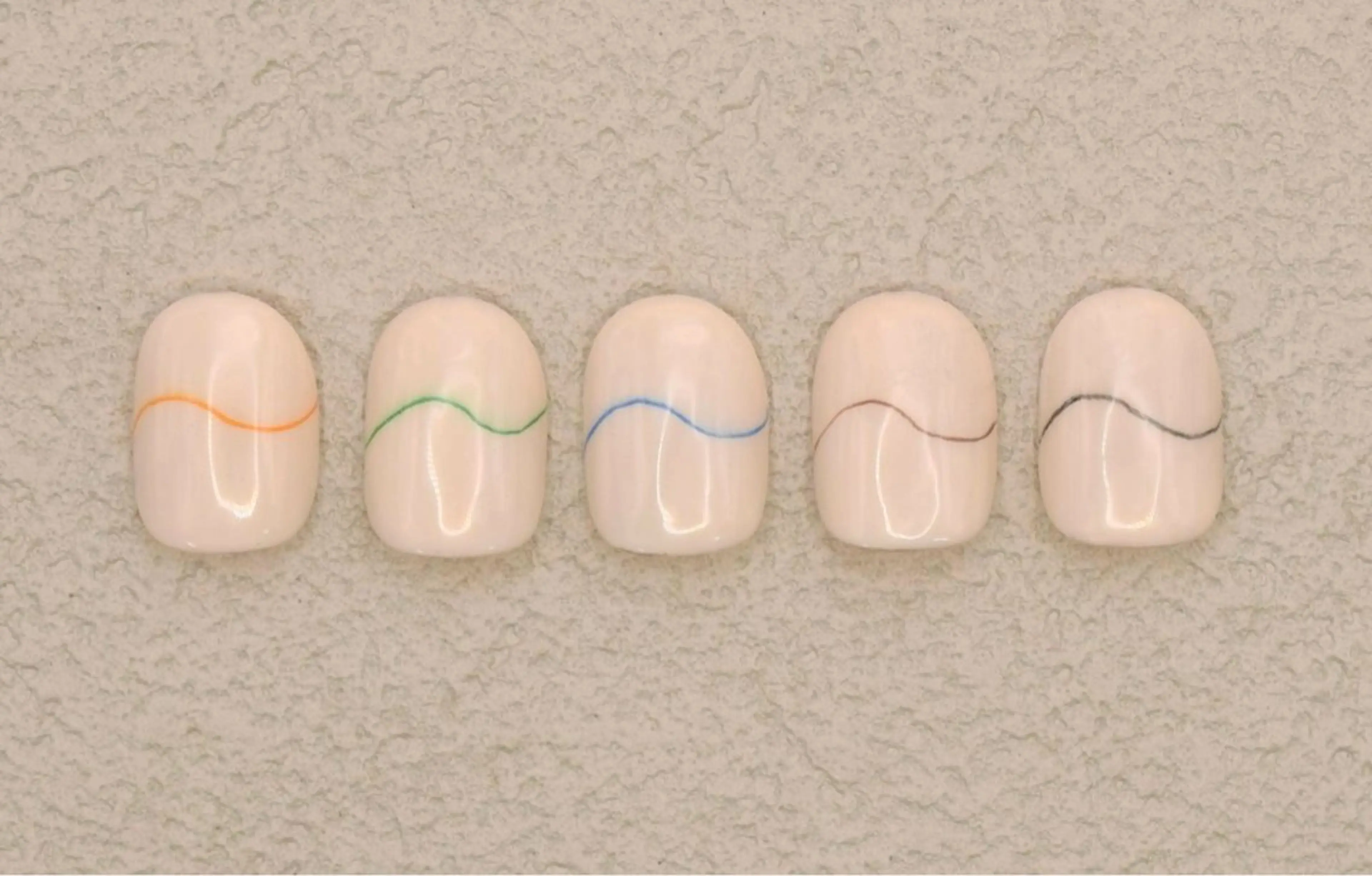 ネイル ゆら 練習生💅🏻のネイルデザイン