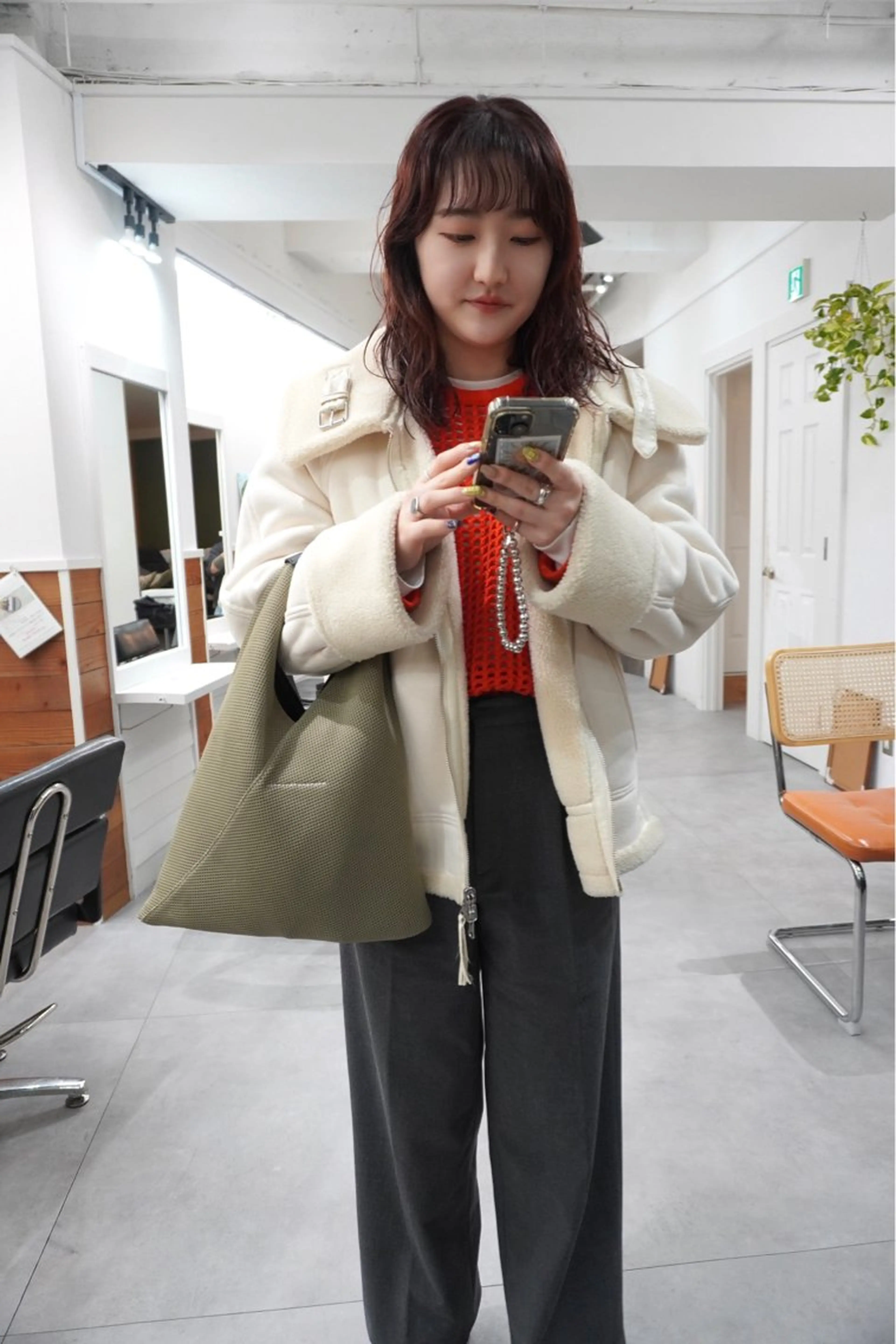 ミディアム カラー パーマ カット ヘアカラー パーマ トリートメント レイヤー／似合わせ TAKUYAのヘアスタイル