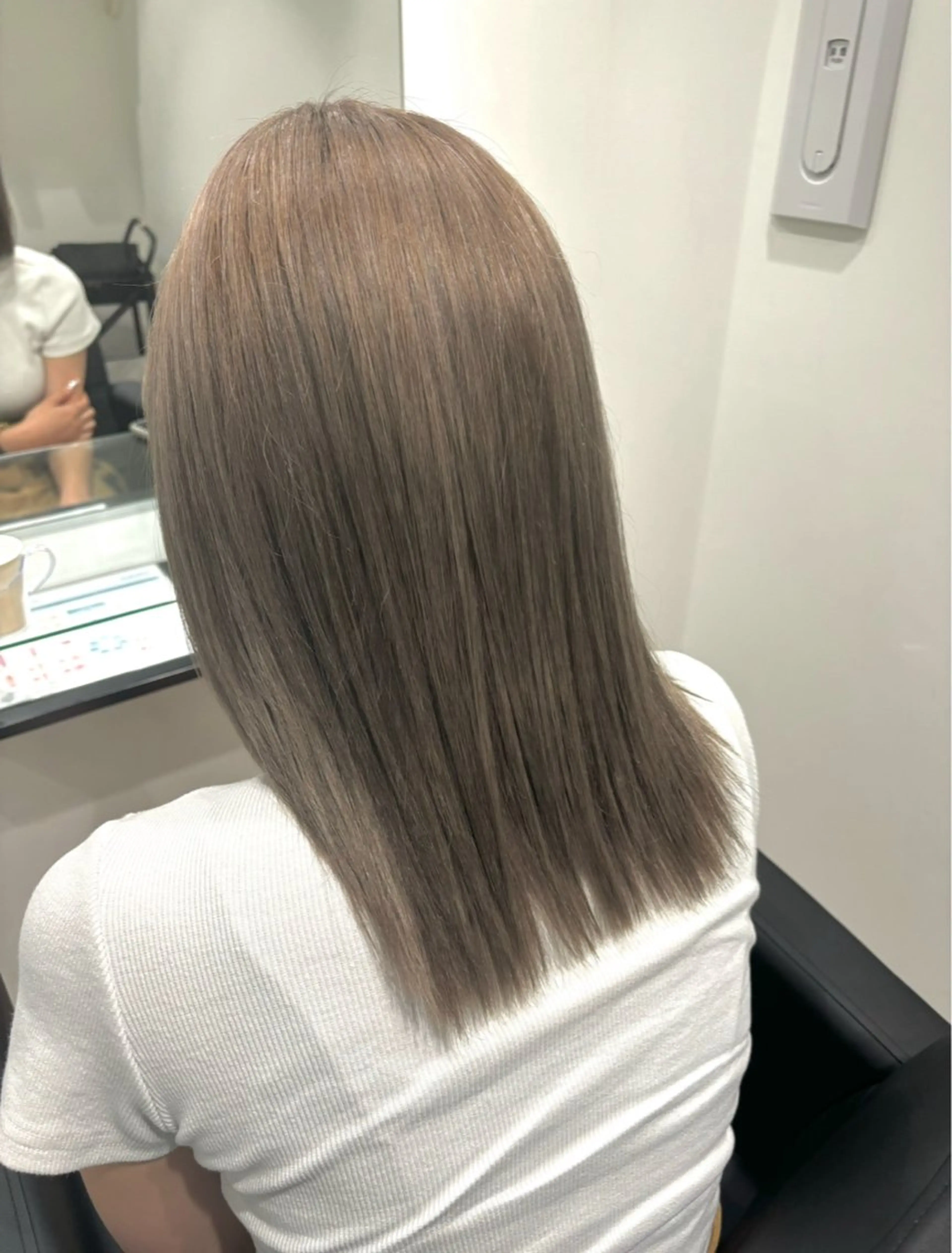 セミロング カラー ブリーチ ケアブリーチ ハイトーンカラー ヘアカラー ヘアセット Yuzu️🫧/艶髪 カラー/韓国ヘアのヘアスタイル