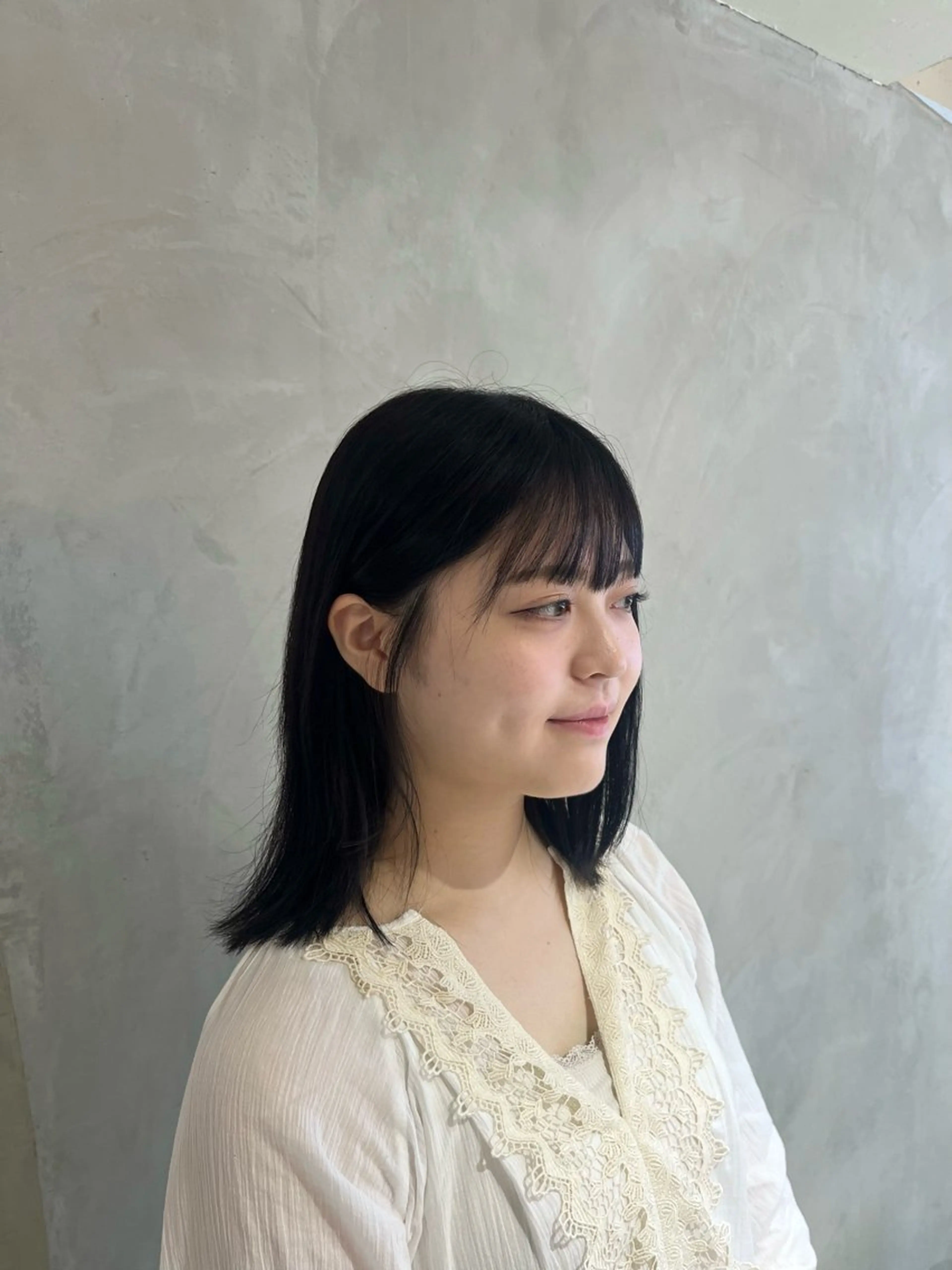 ミディアム カラー 切りっぱなしボブ/ 艶カラー/綾莉のヘアスタイル