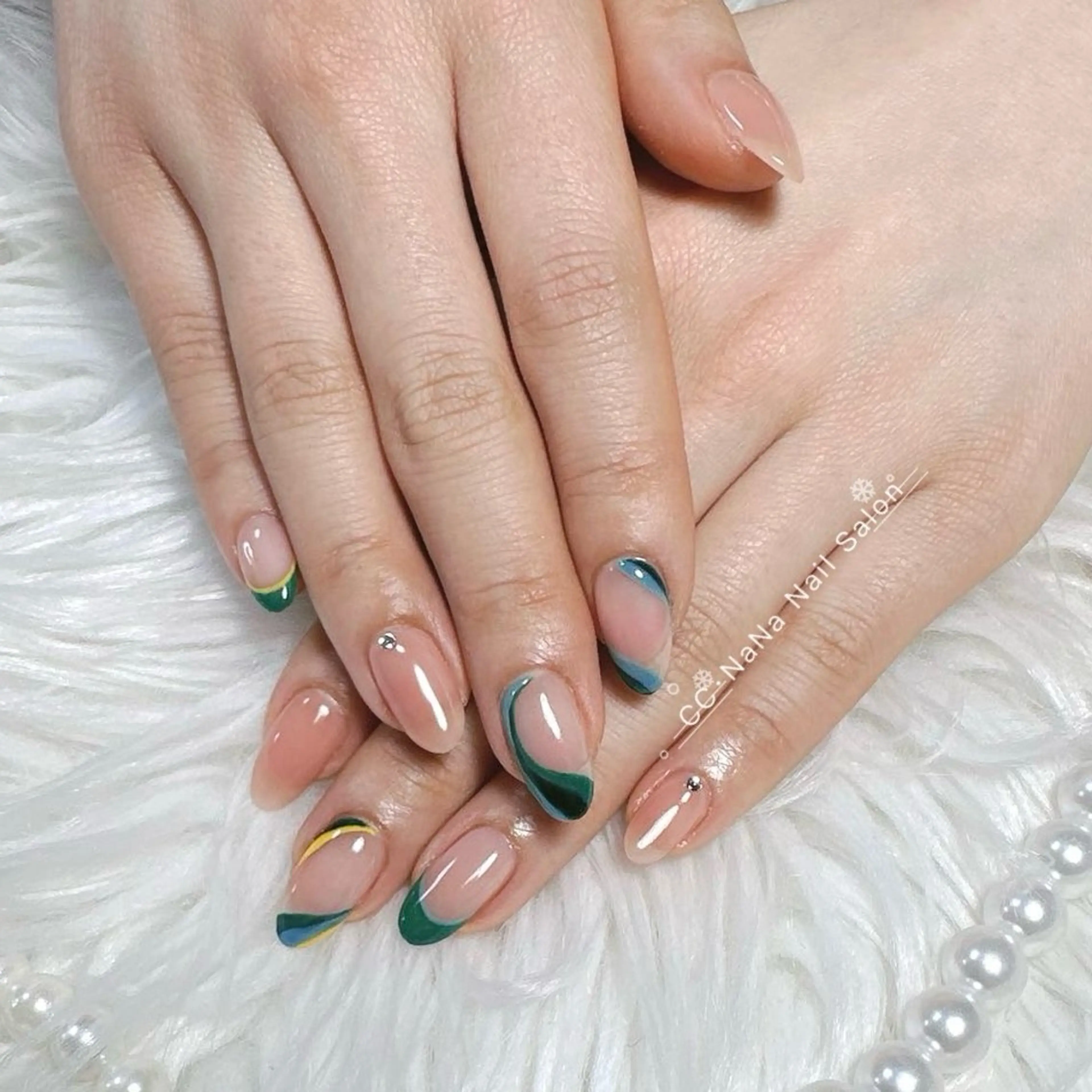 ネイル ハンドネイル 💎CC・NaNa 韓国風ネイル🌙Cのネイルデザイン