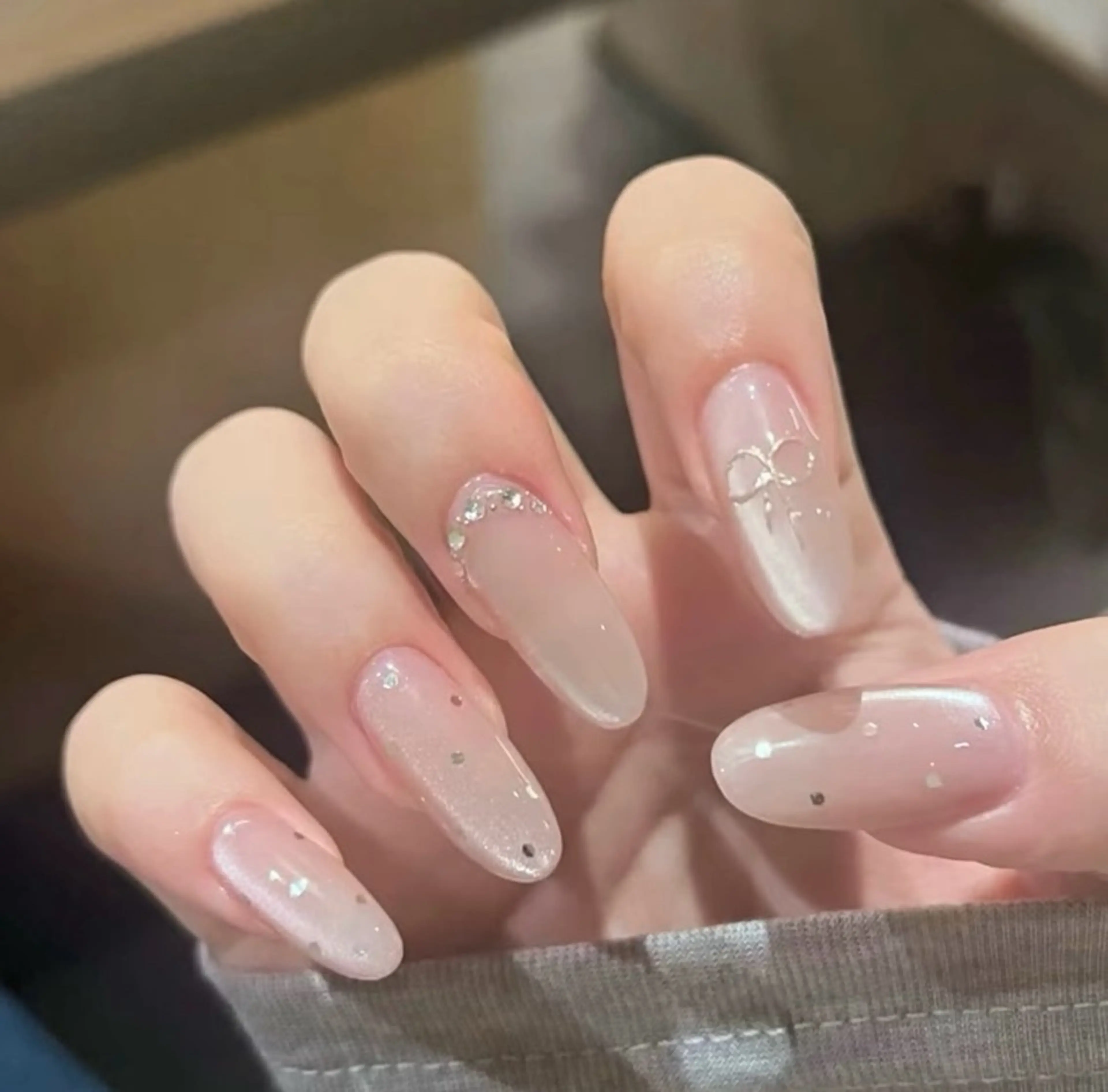 ネイル チークネイル 長さ出し フラワーネイル フレンチネイル ガーリー SunNail池袋駅 ワンホンネイルのネイルデザイン