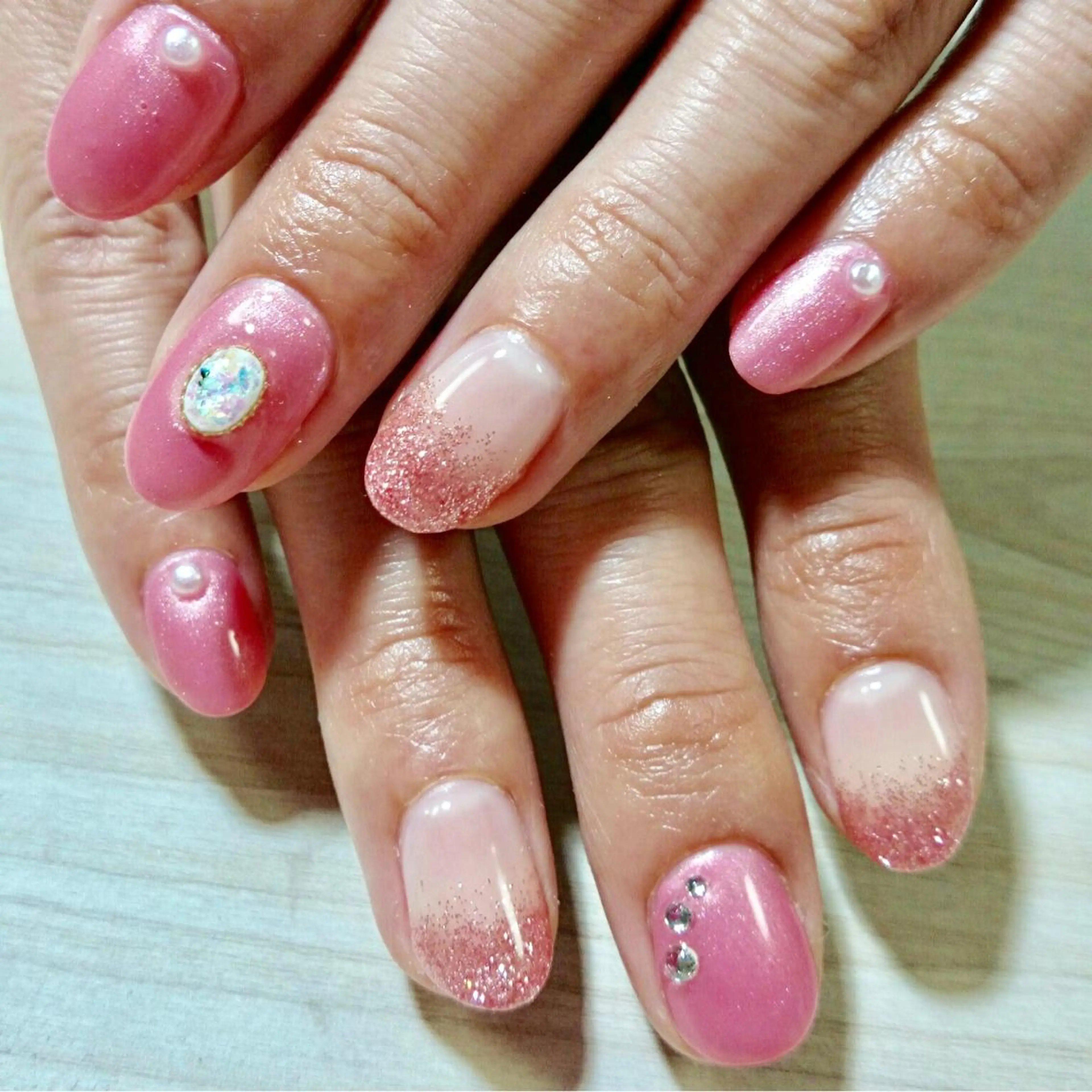 ネイル グラデーション ラメ(グリッター) ラメグラデーション ワンカラーネイル 安藤 Charlotteのネイルデザイン