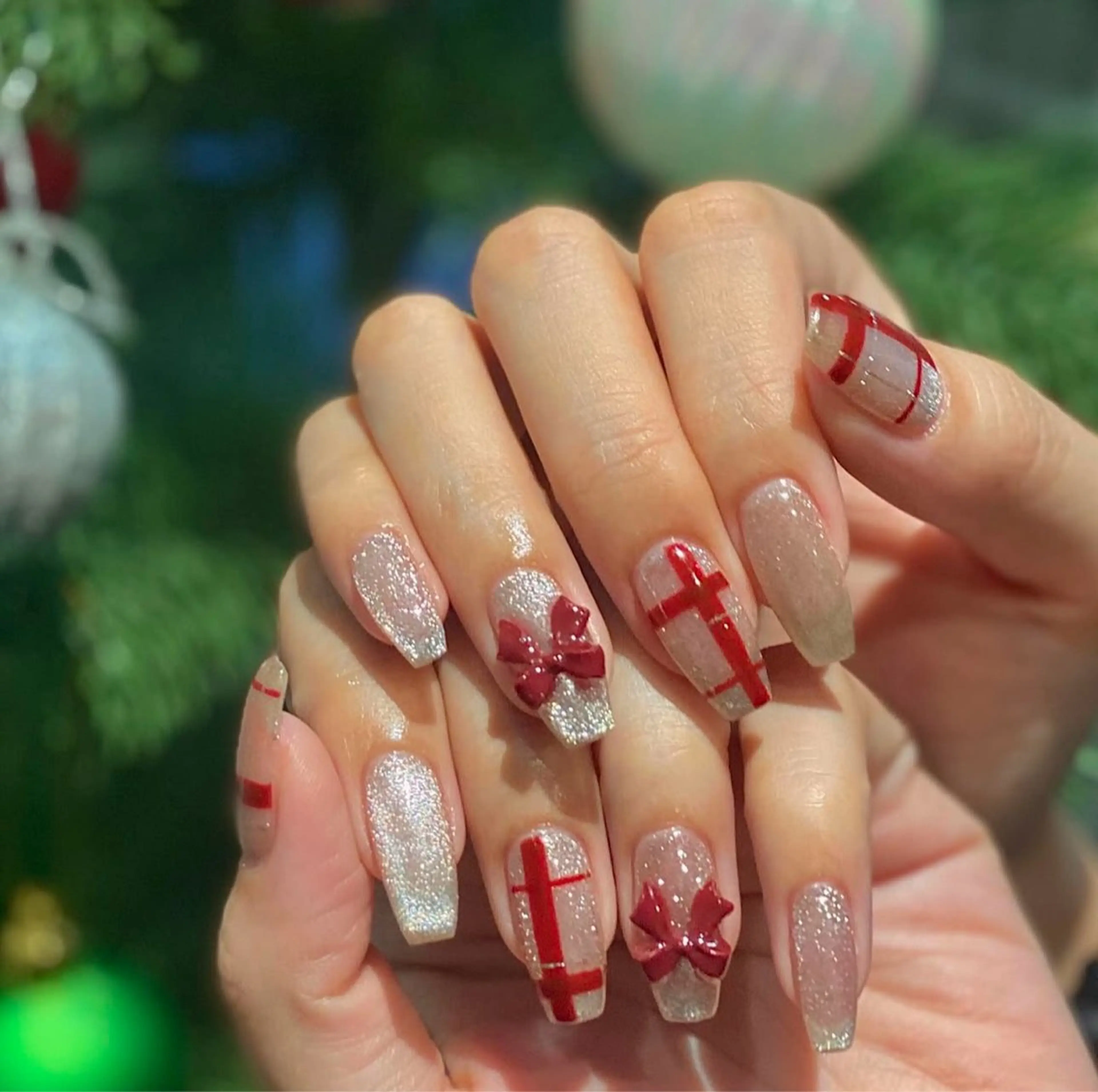 ネイル グラデーション キラキラネイル ワンカラーネイル 冬ネイル Jenn Nail Salonのネイルデザイン