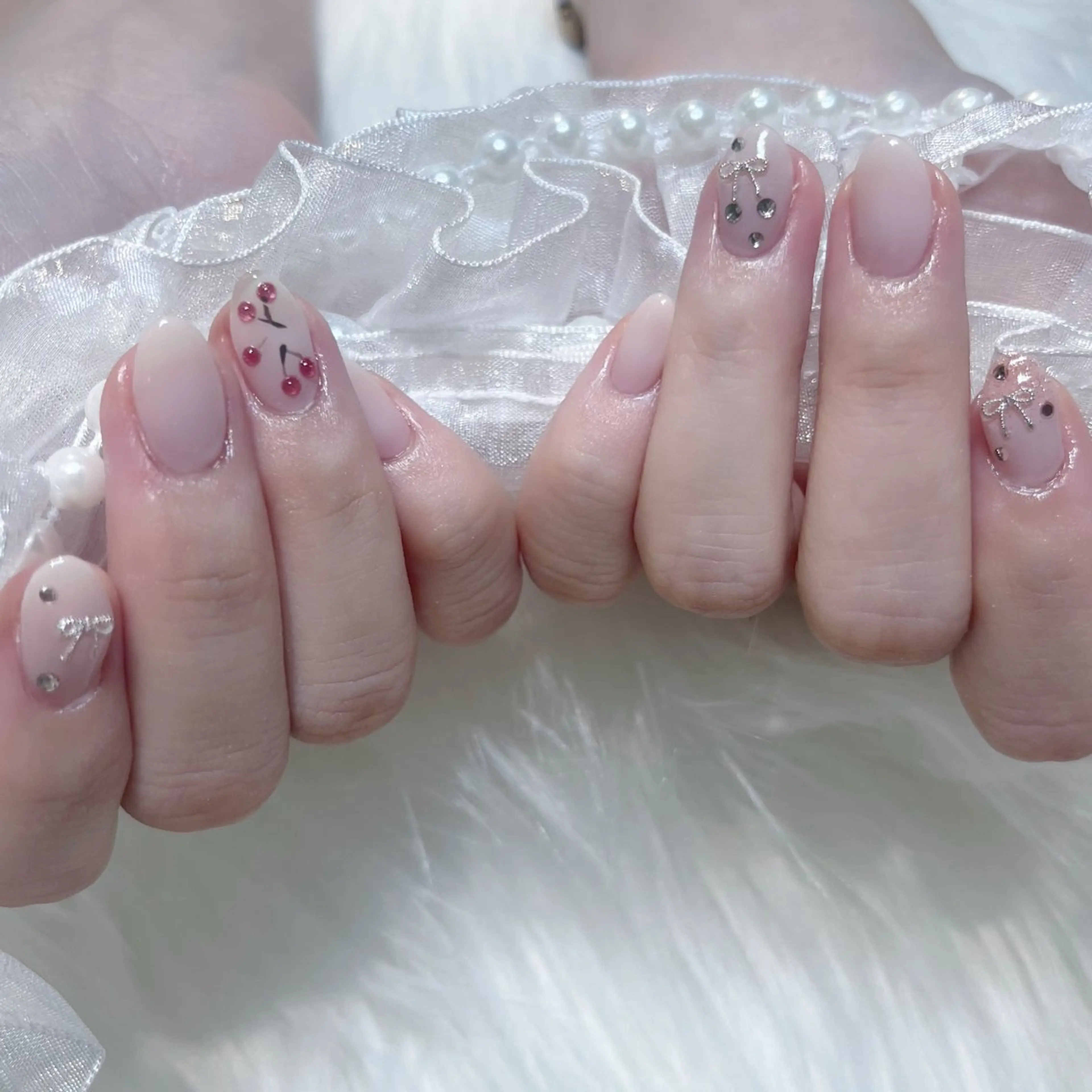 ネイル アートネイル ガーリー 韓国ネイル 持ち込み リボン KOKONA 🎀のネイルデザイン