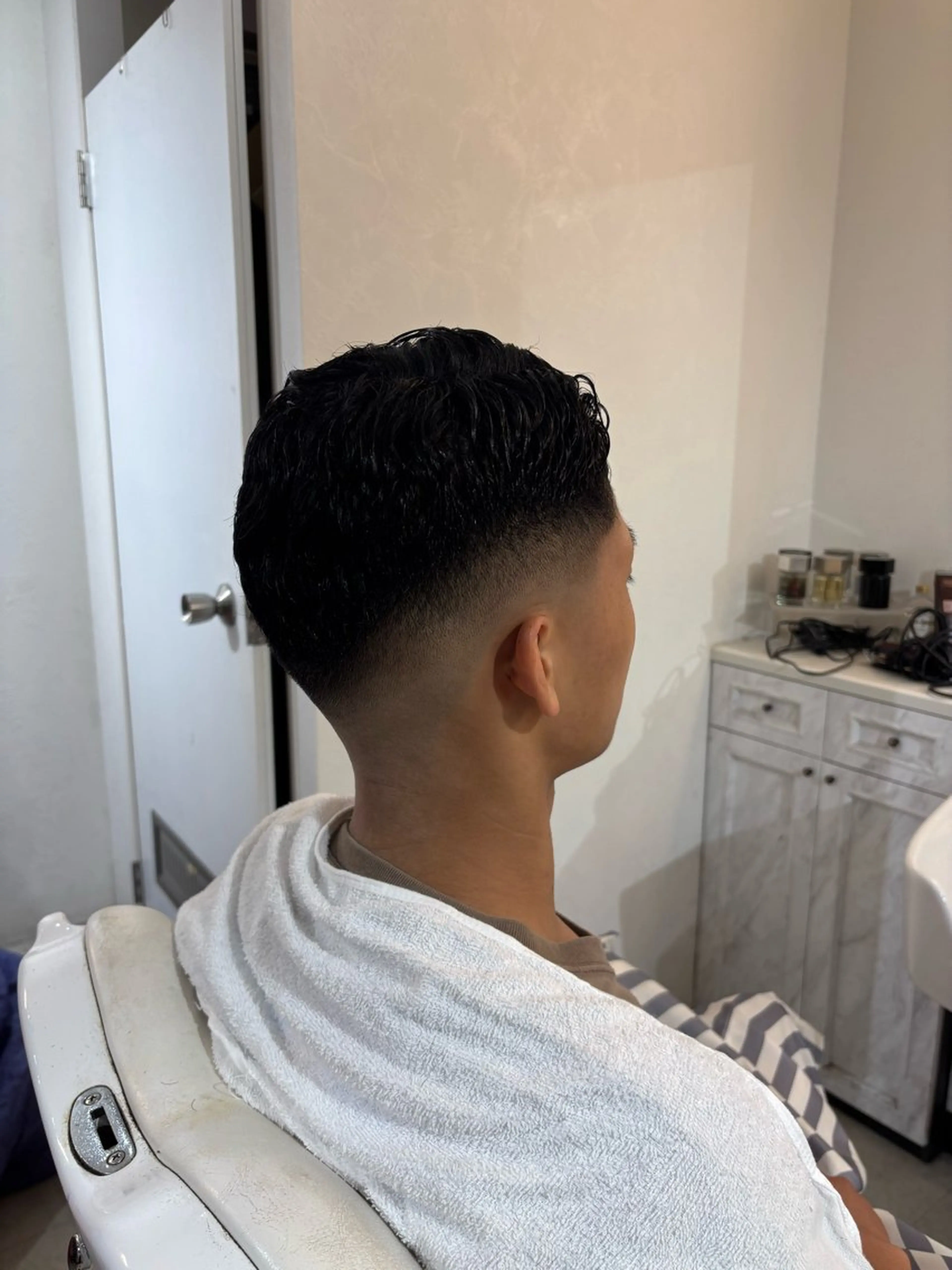 メンズ フェードカット スキンフェード 刈り上げ 浅木 朋滉のヘアスタイル