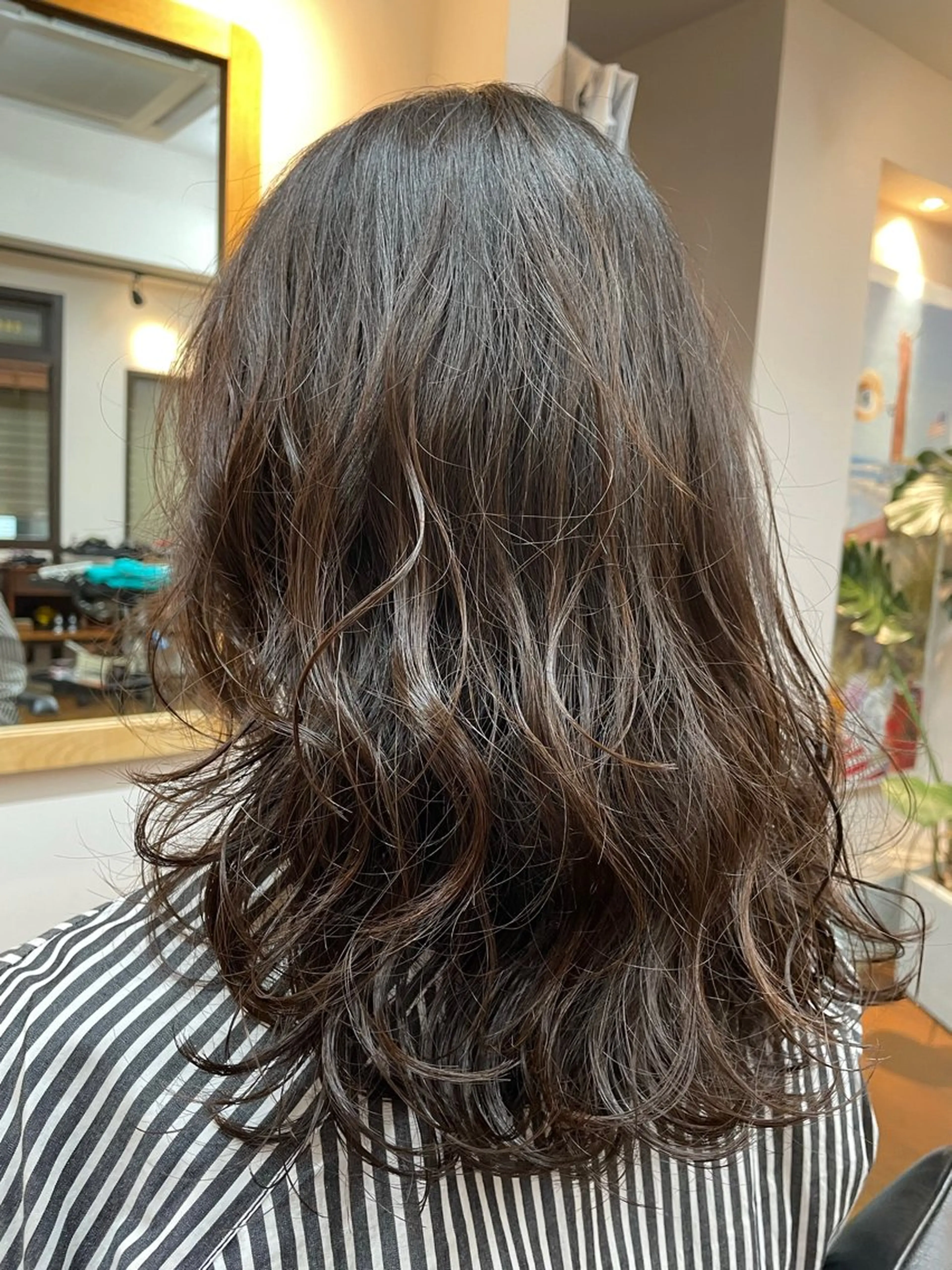 ミディアム パーマ カット パーマ トリートメント Land.所属・【透明感ツヤカラー】 三浦寛之のヘアスタイル