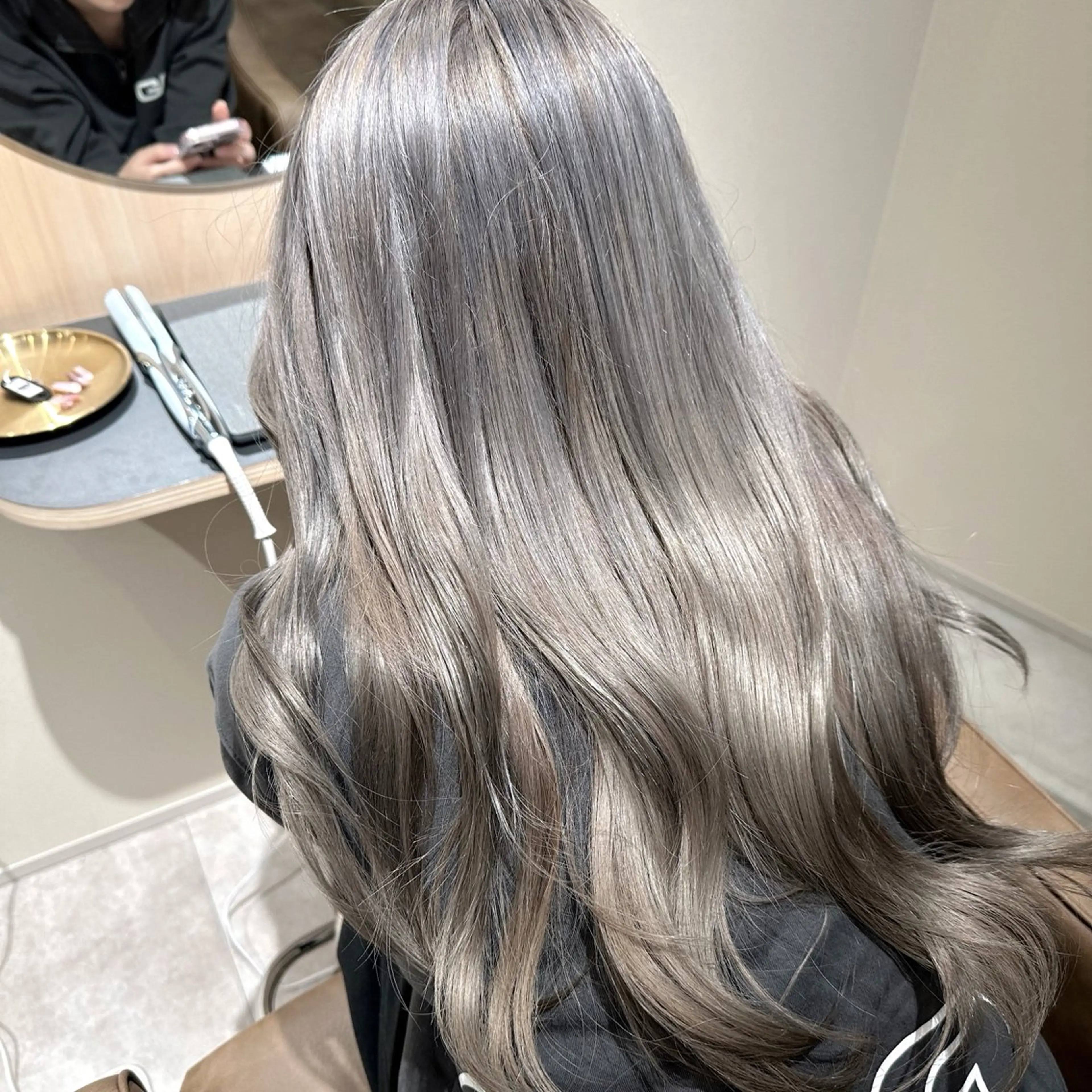 ロング カラー グレージュ ヘアカラー 高橋 那美のヘアスタイル