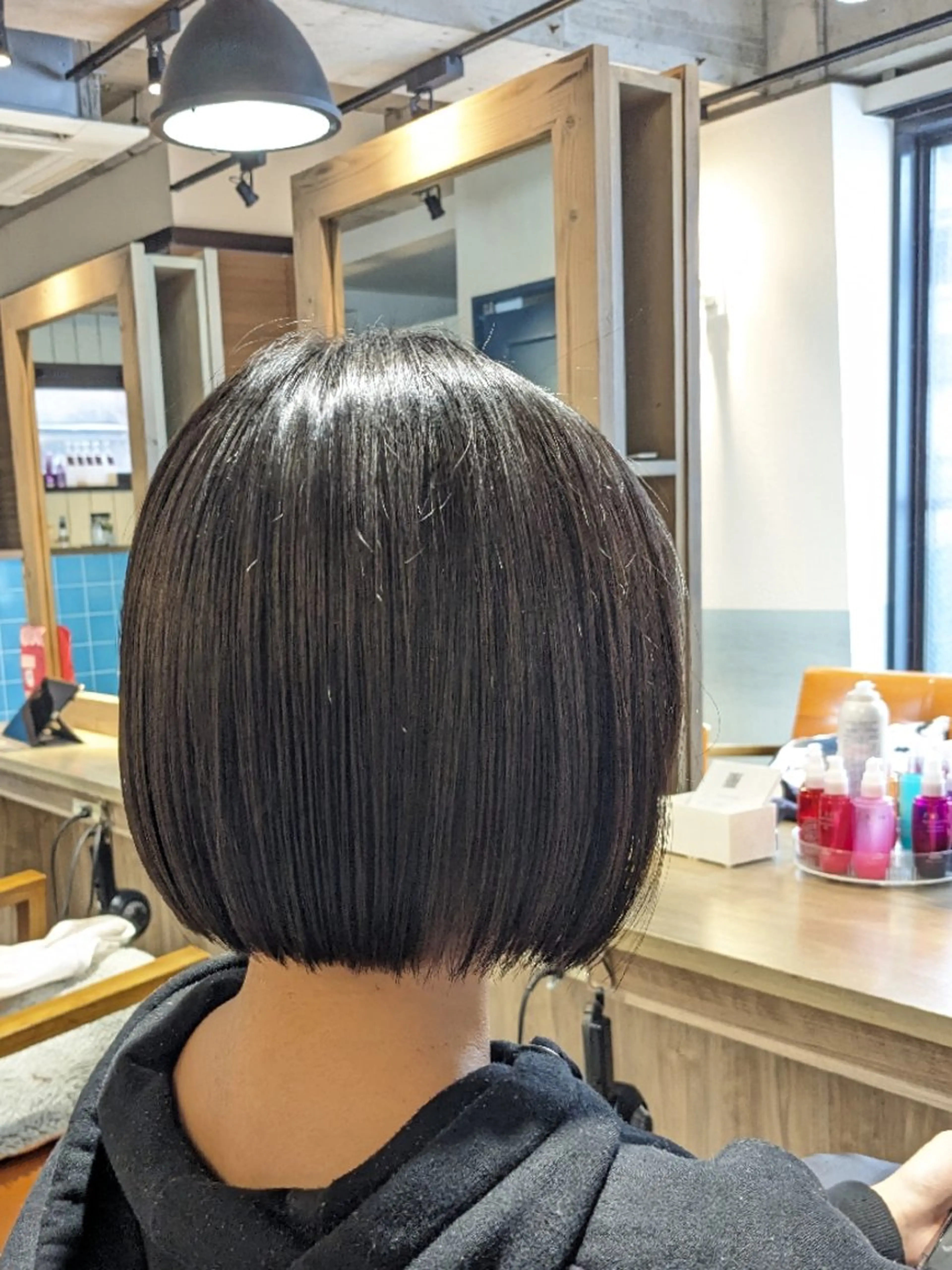 ショート ボブ カット alushe 岡 陽子のヘアスタイル
