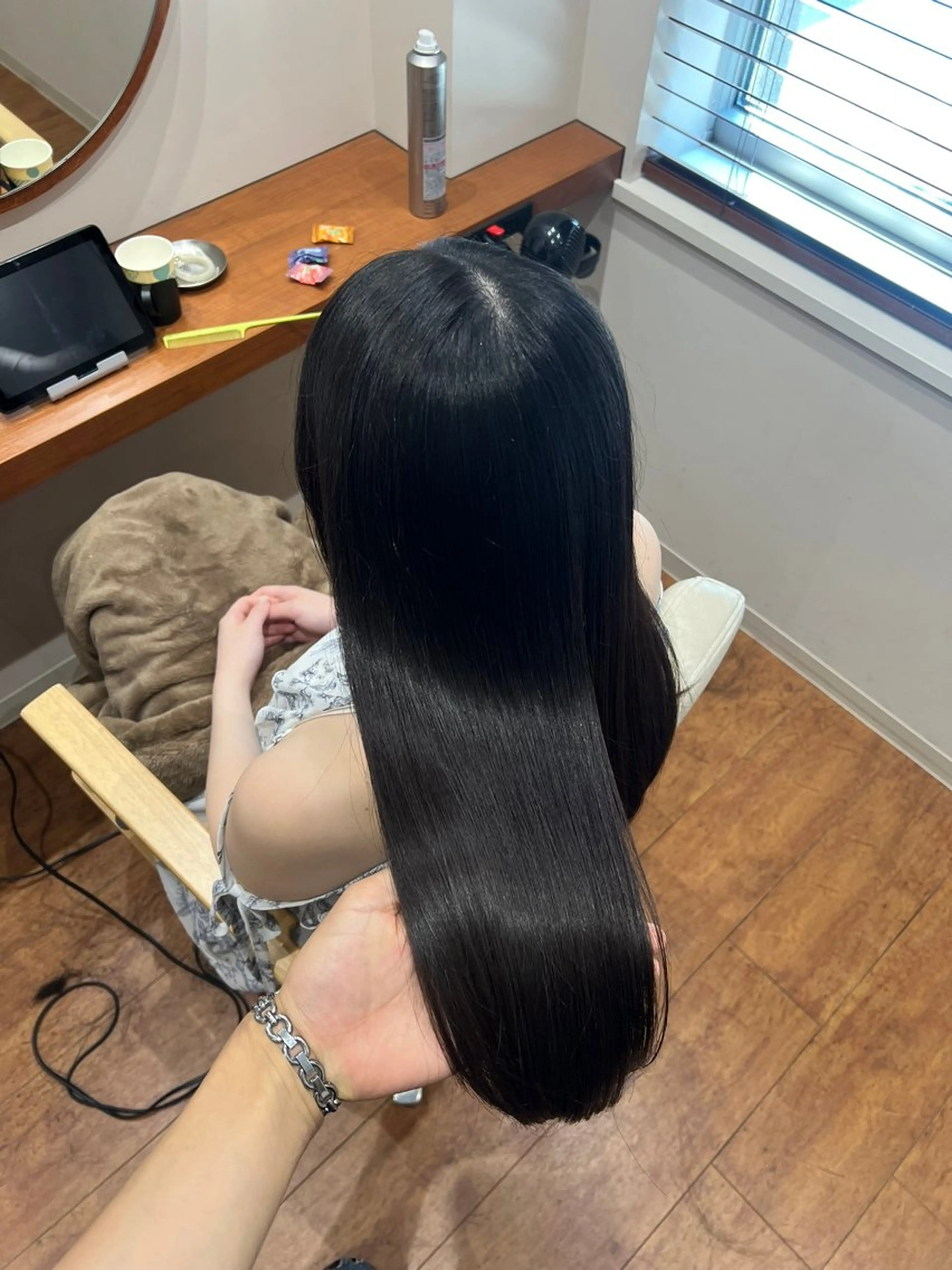 ロング 縮毛矯正 トリートメント カット 縮毛矯正 トリートメント 艶髪/透明感 レイヤー YUKIのヘアスタイル