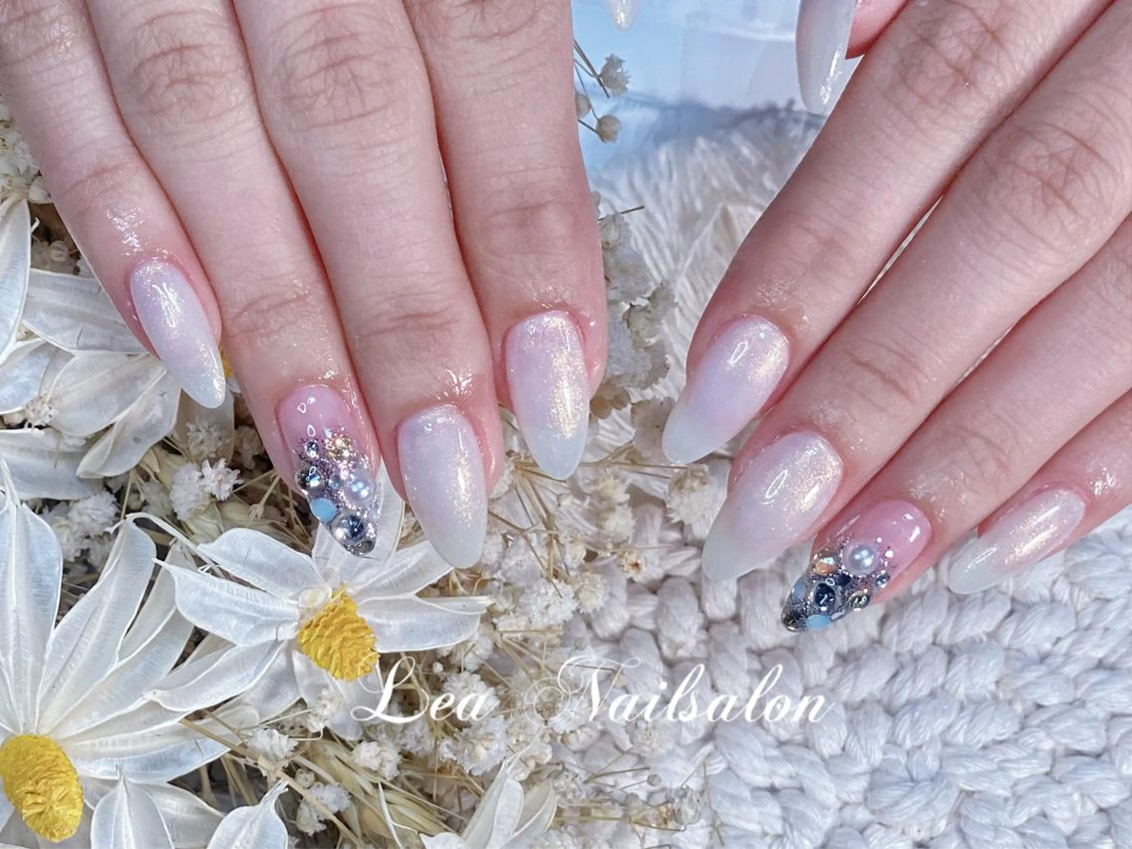 ミディアム カラー ネイル Le’a NailSalonのネイルデザイン