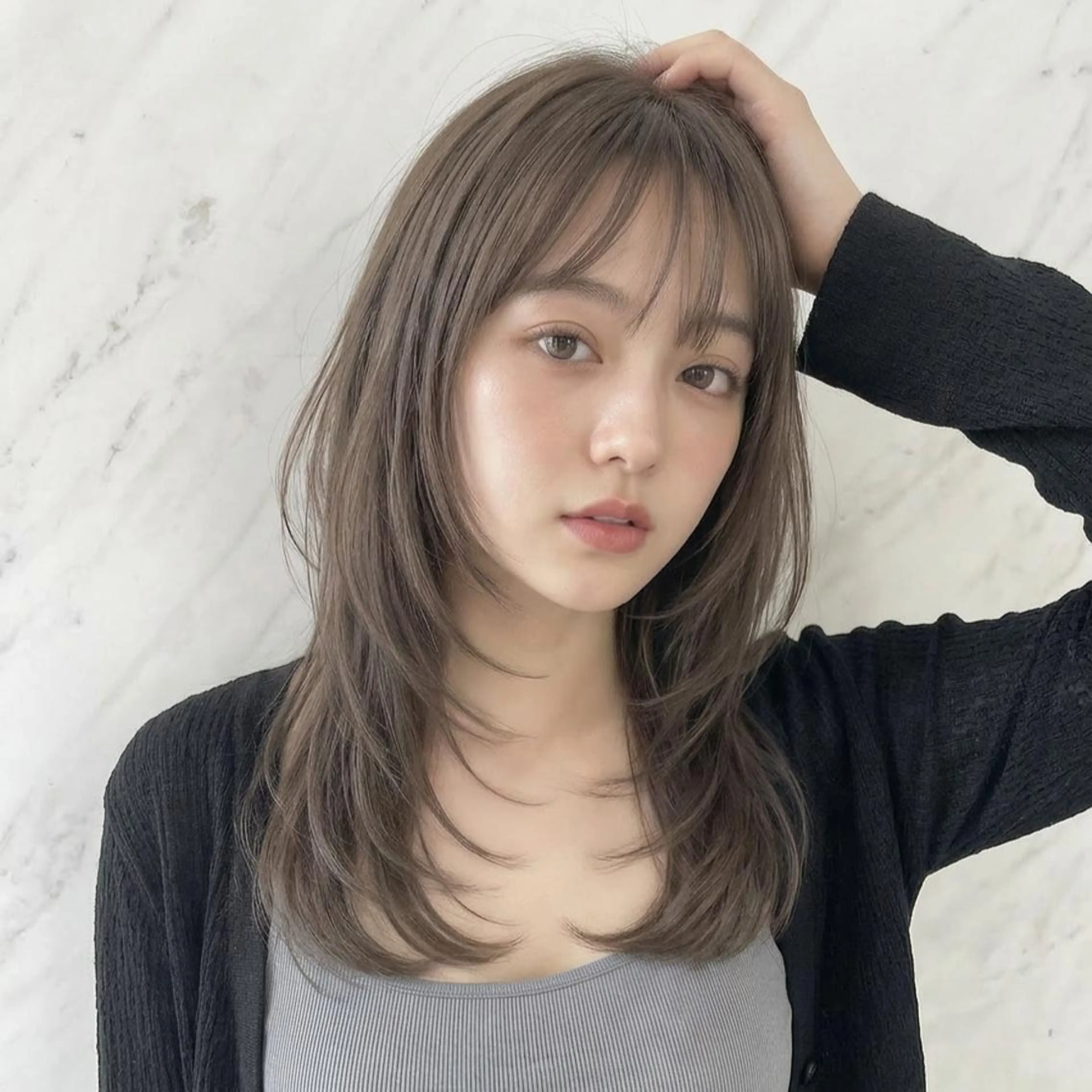 セミロング 透明感カラー✨ よしの じろうのヘアスタイル