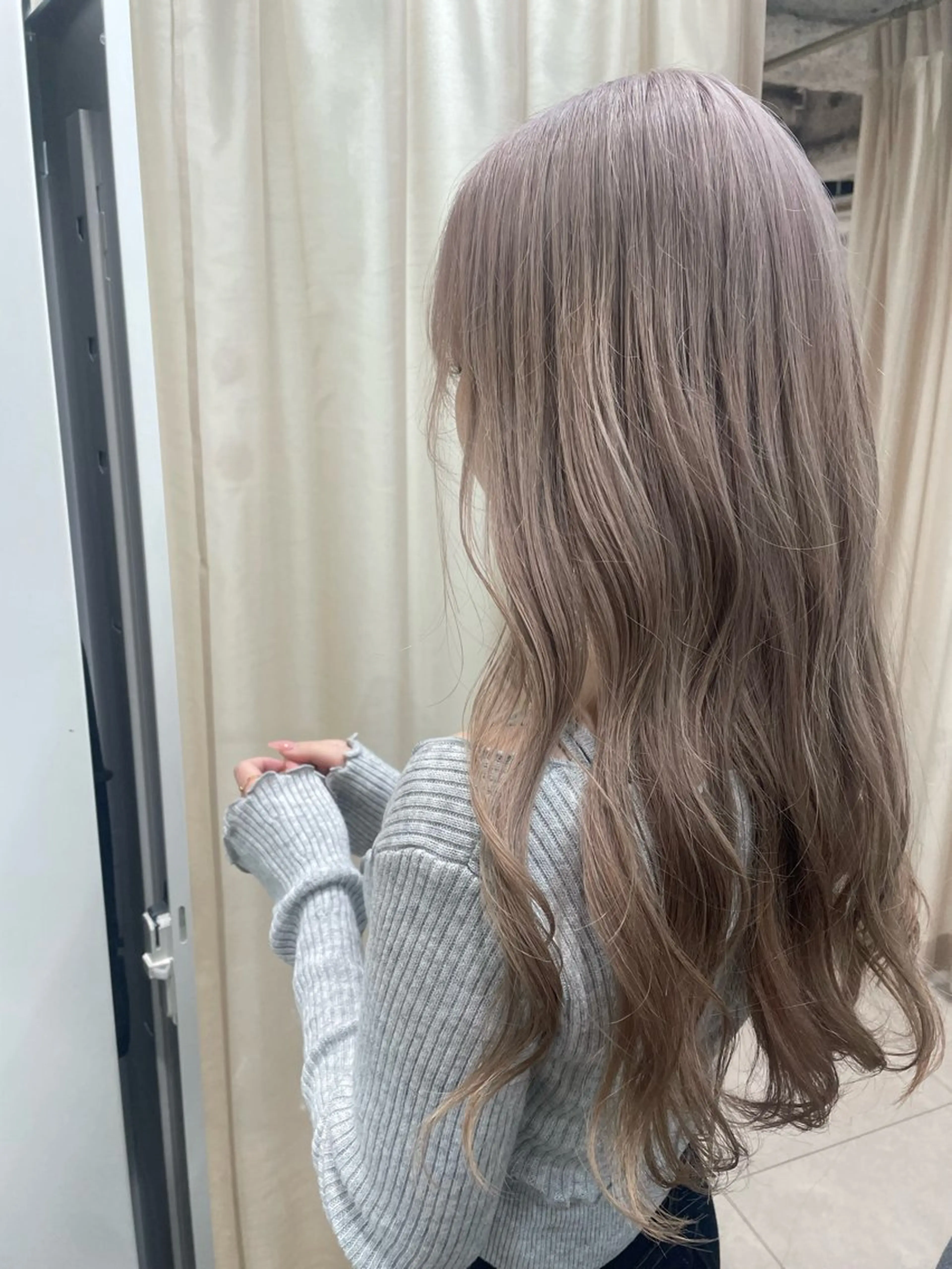 ロング カラー ベージュカラー グレージュ ハイトーンカラー ハイトーングレージュ ピンクカラー ヘアカラー トリートメント ヘッドスパ 🫧‎🤍oto /ゆきの🤍🫧のヘアスタイル