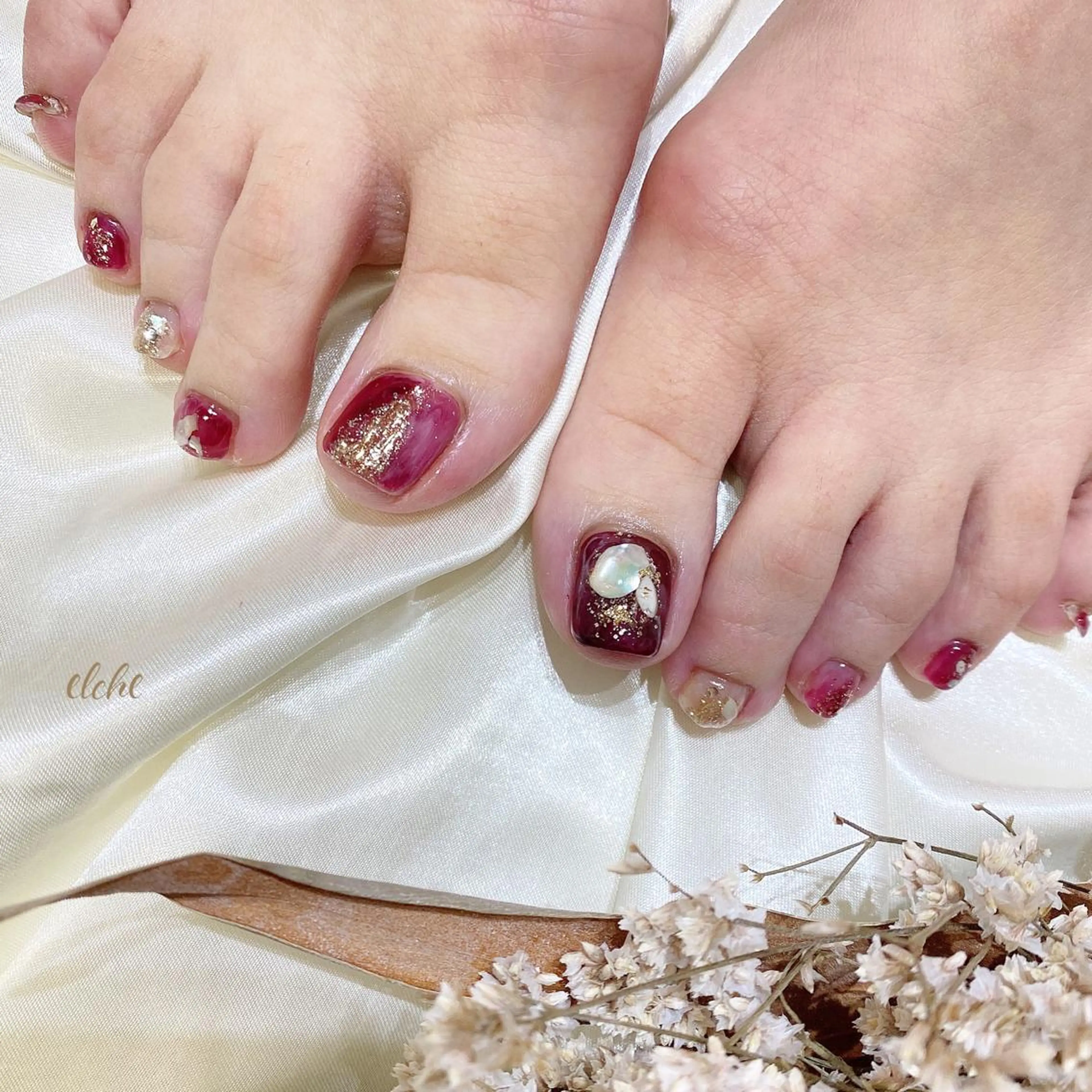 ネイル フットネイル 西岡 杏のネイルデザイン