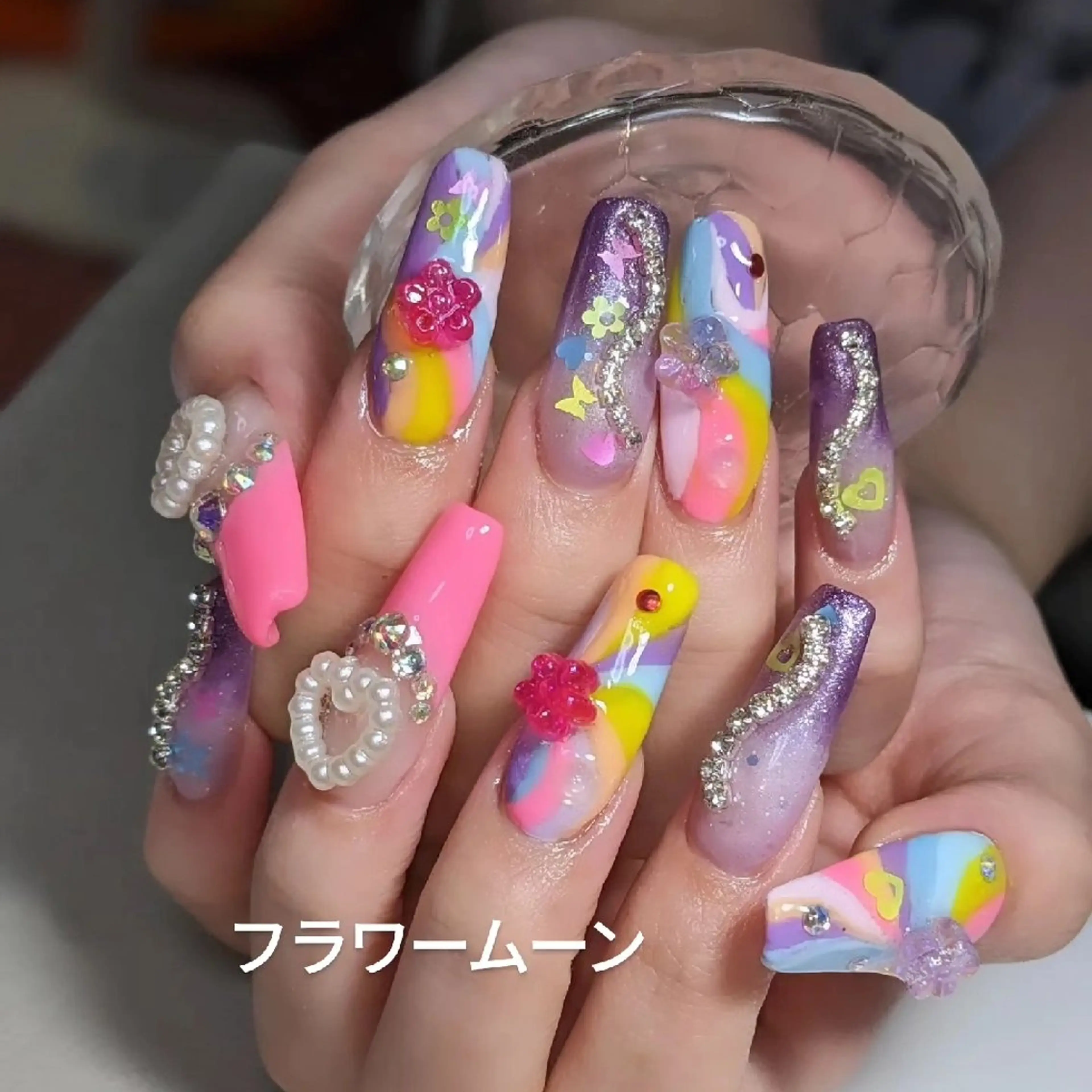 ネイル ハンドネイル ハンドケア フラワー ムーンのネイルデザイン