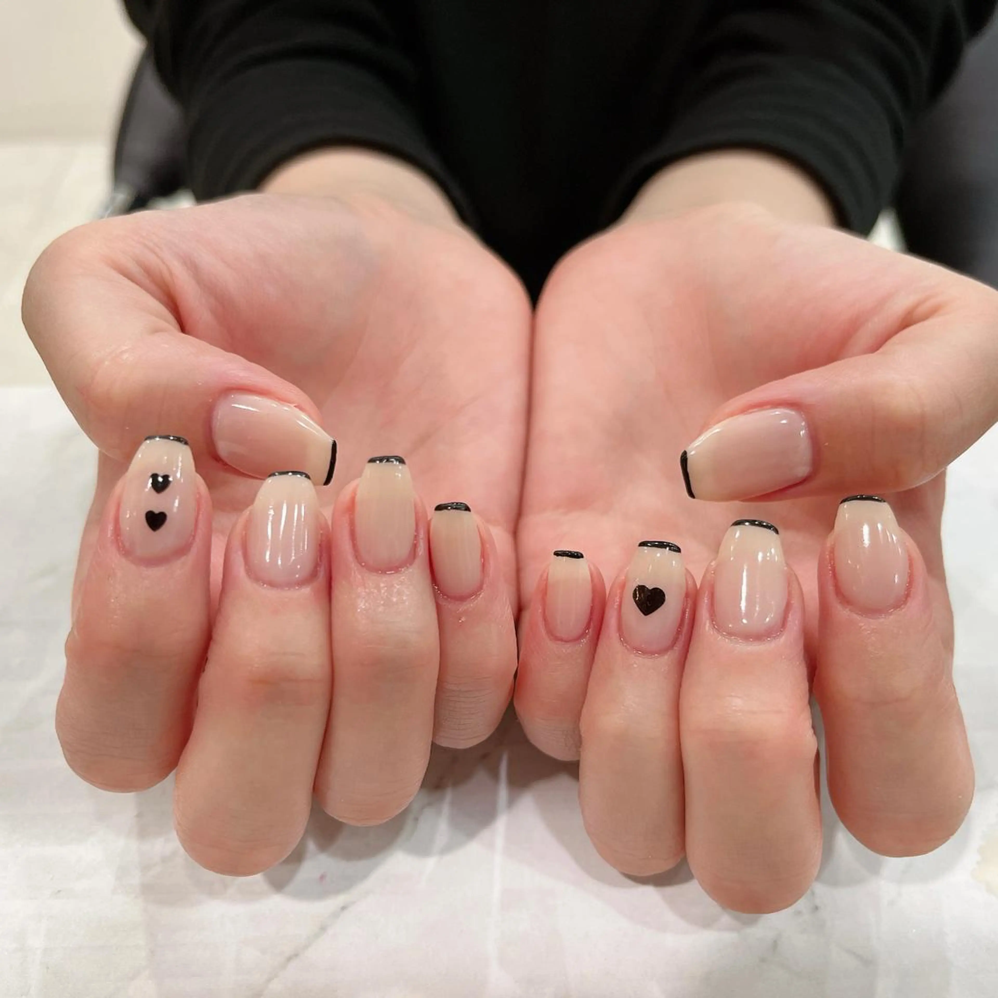 ネイル フレンチネイル ハート ハンドネイル Bianca TORII🌞のネイルデザイン