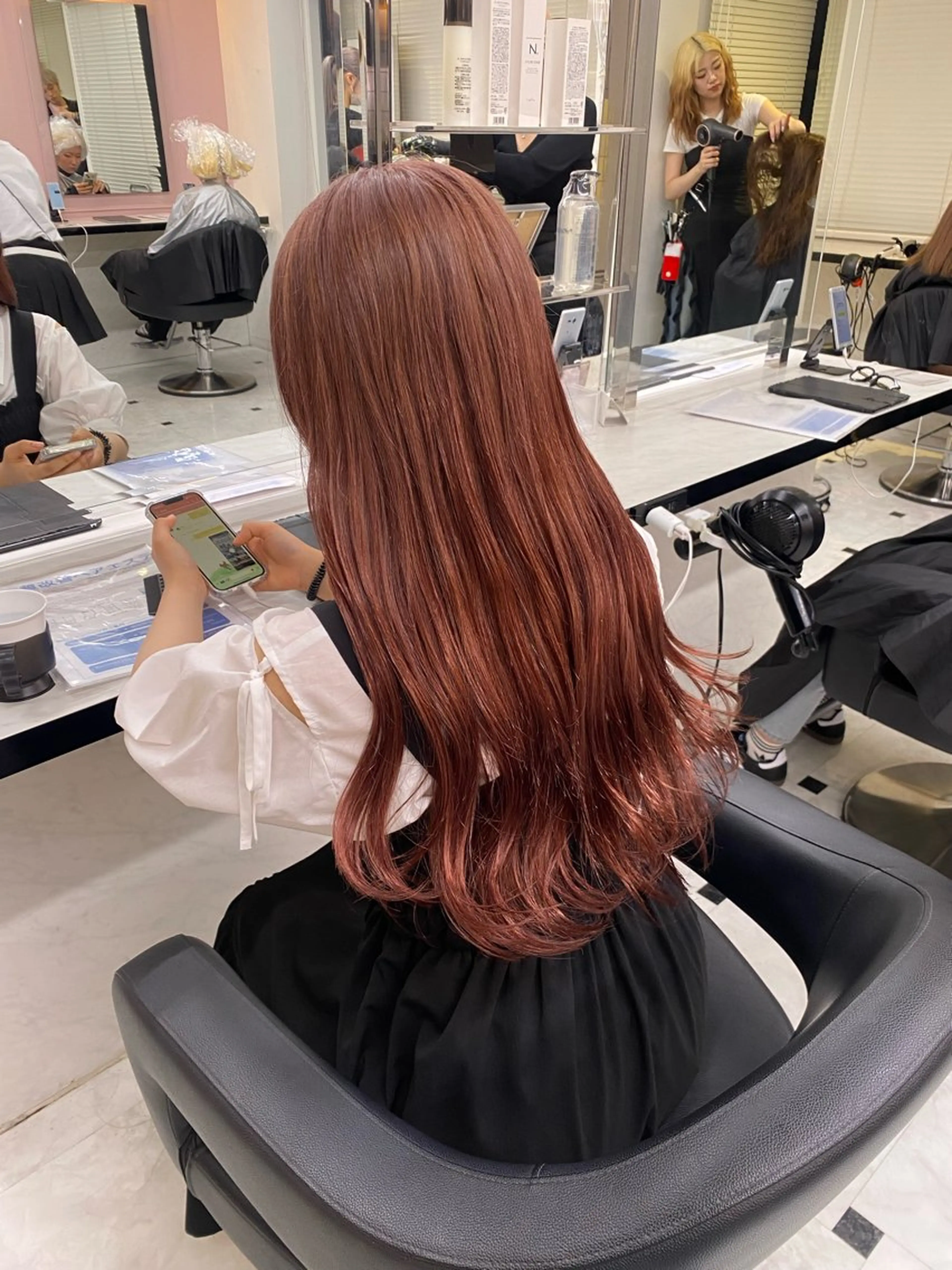 ロング カラー ヘアカラー トリートメント ヘッドスパ ヘアセット 透明感ベージュカラー 🪞上野🪞AIのヘアスタイル