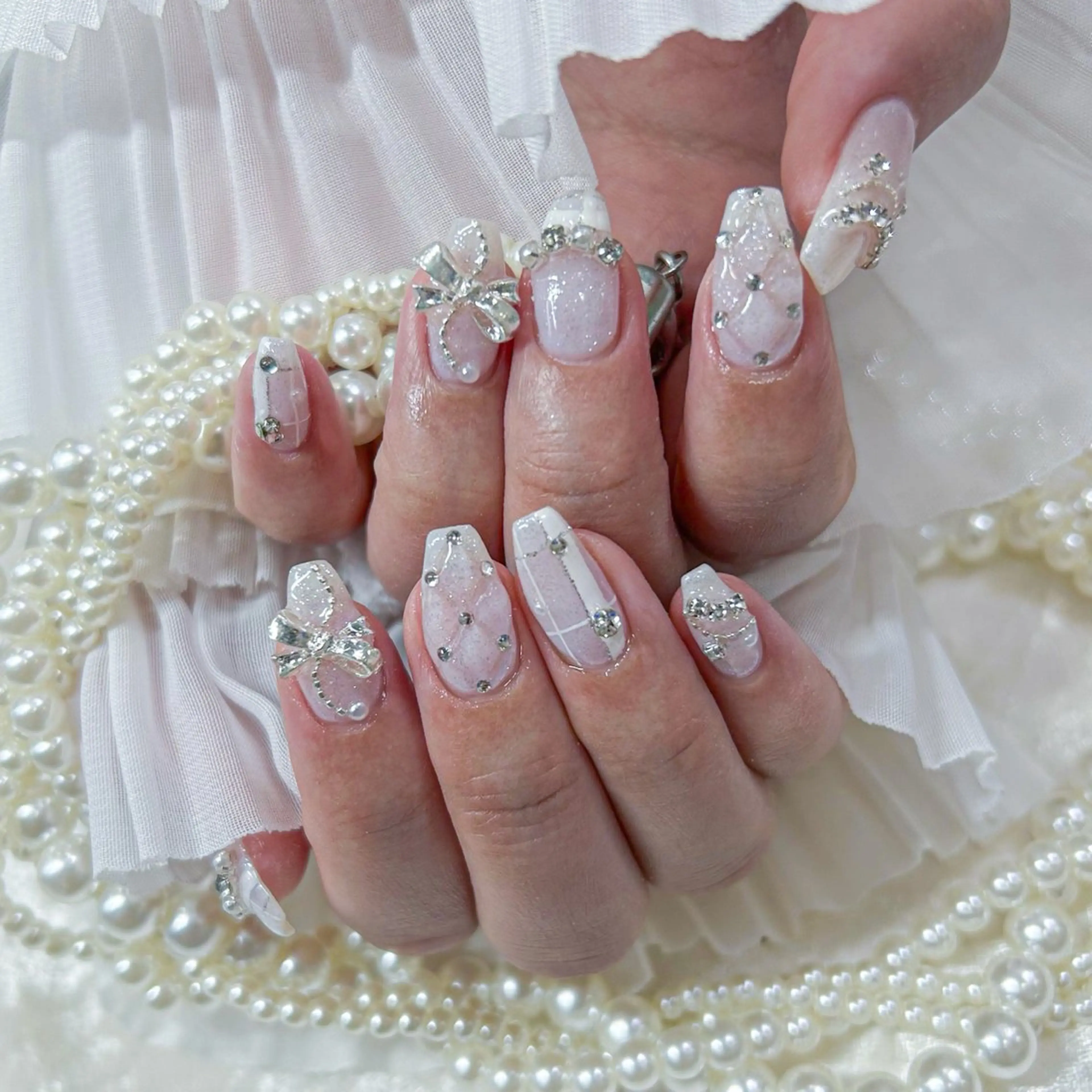 ネイル アートネイル 長さ出し フットネイル 韓国ネイル マグネットネイル ハンドネイル Minami 🍓のネイルデザイン