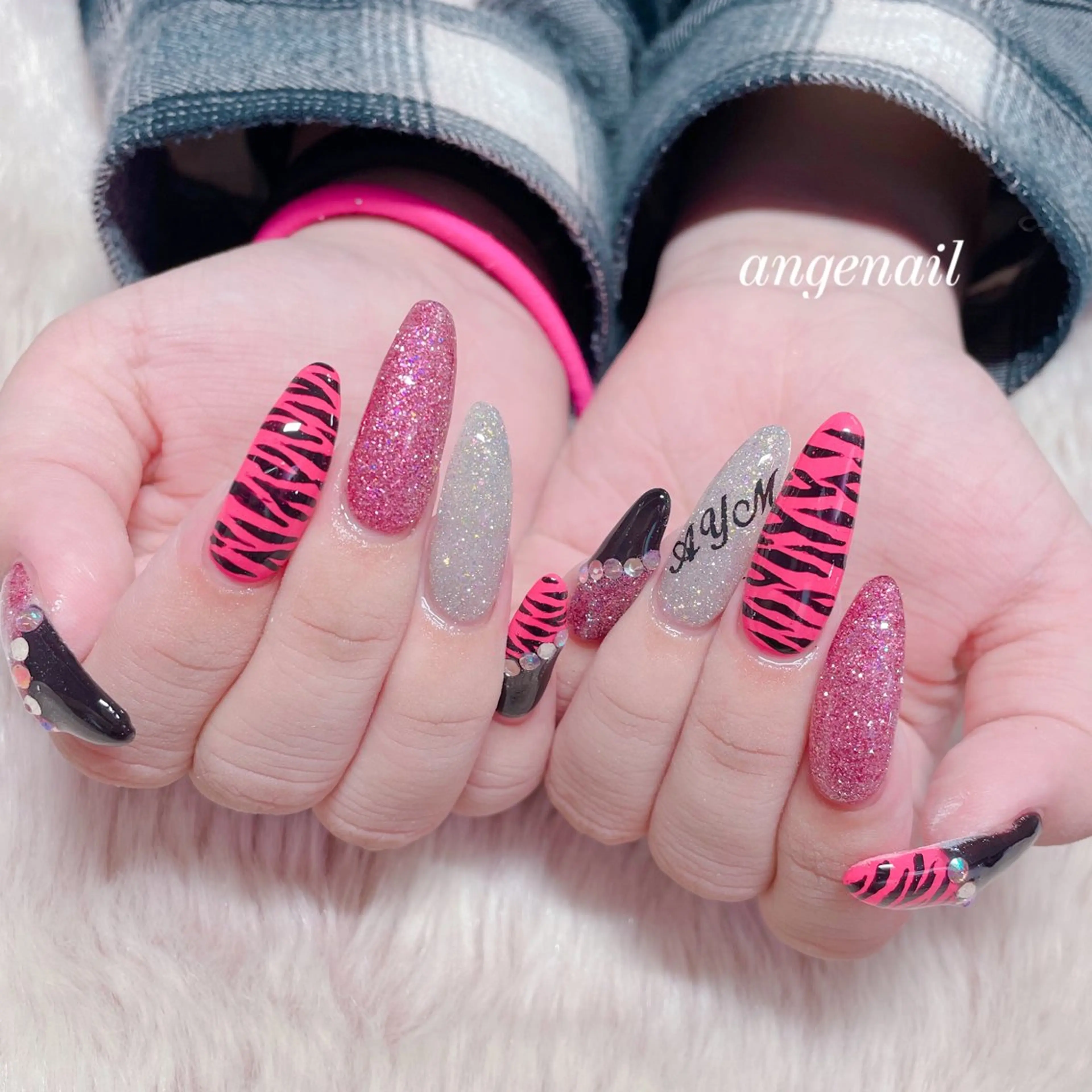 ネイル ハンドネイル オーナーネイリスト MAKIのネイルデザイン