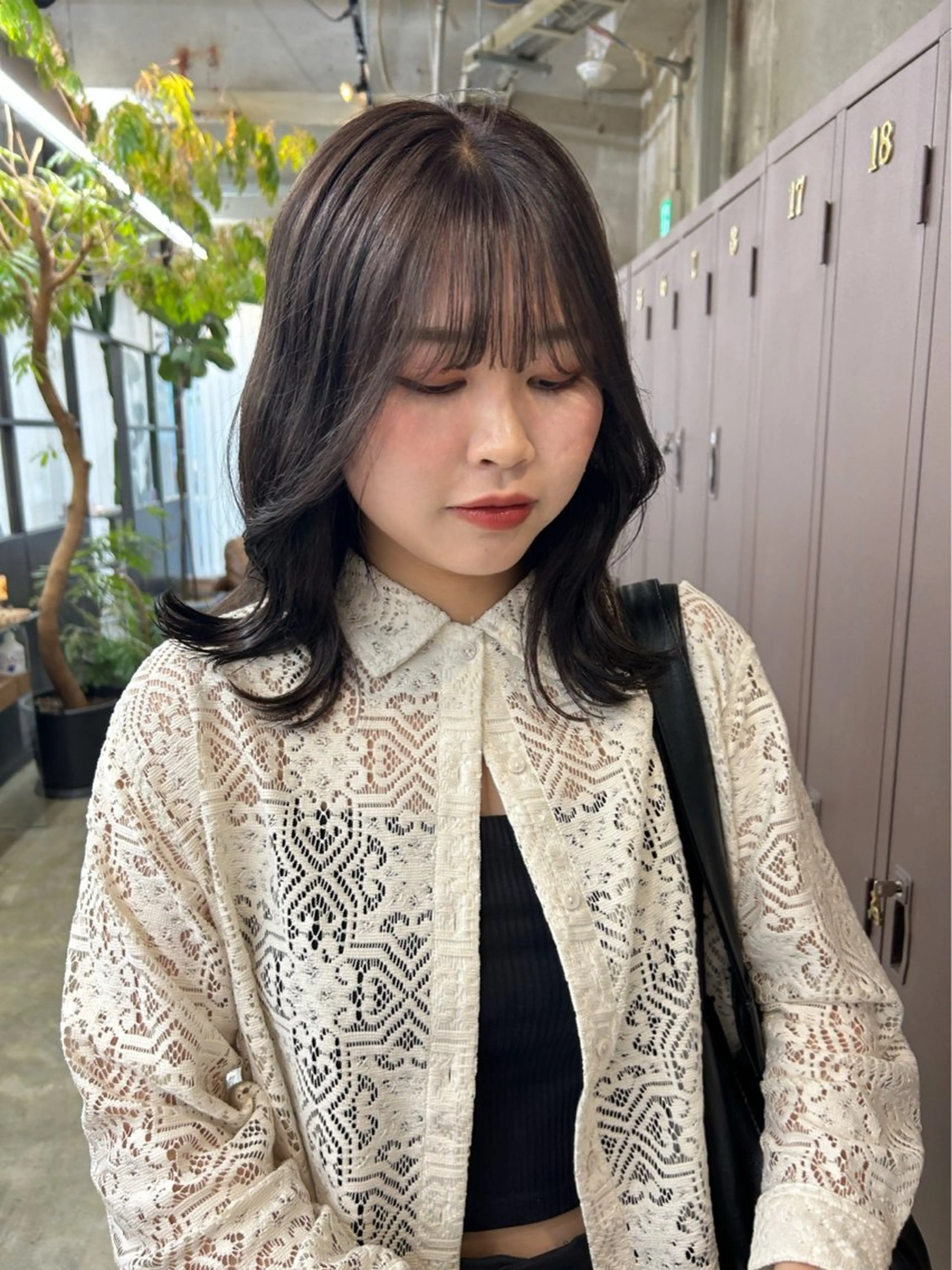 セミロング カラー 透明感カラー グレージュ ラベンダーカラー ラベンダーグレージュ ラベンダーグレー maho/垢抜け カラーパーマメイクのヘアスタイル