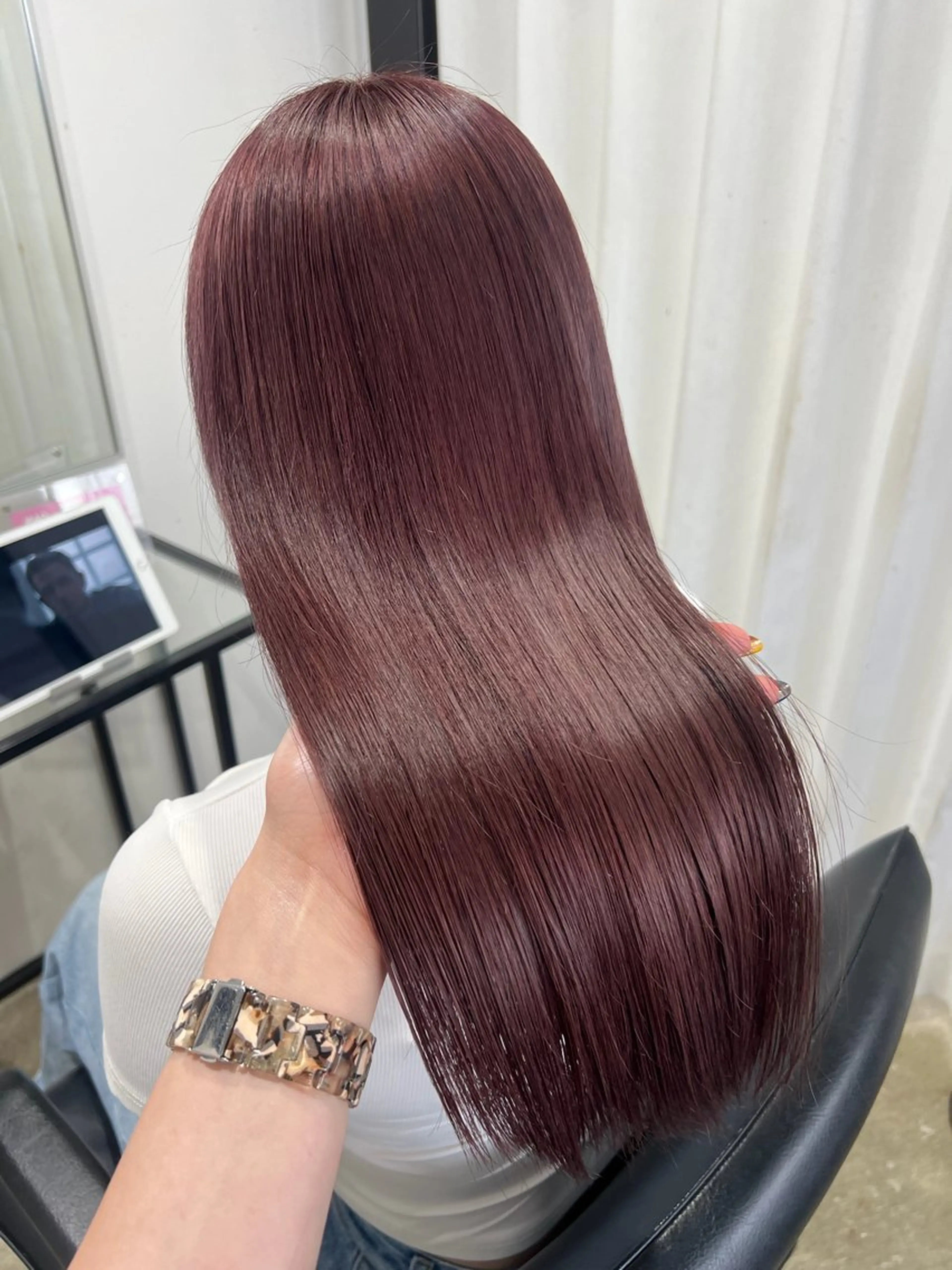 ロング カラー ブリーチ カシス ピンクカラー カット ヘアカラー ヨシオカ マオのヘアスタイル