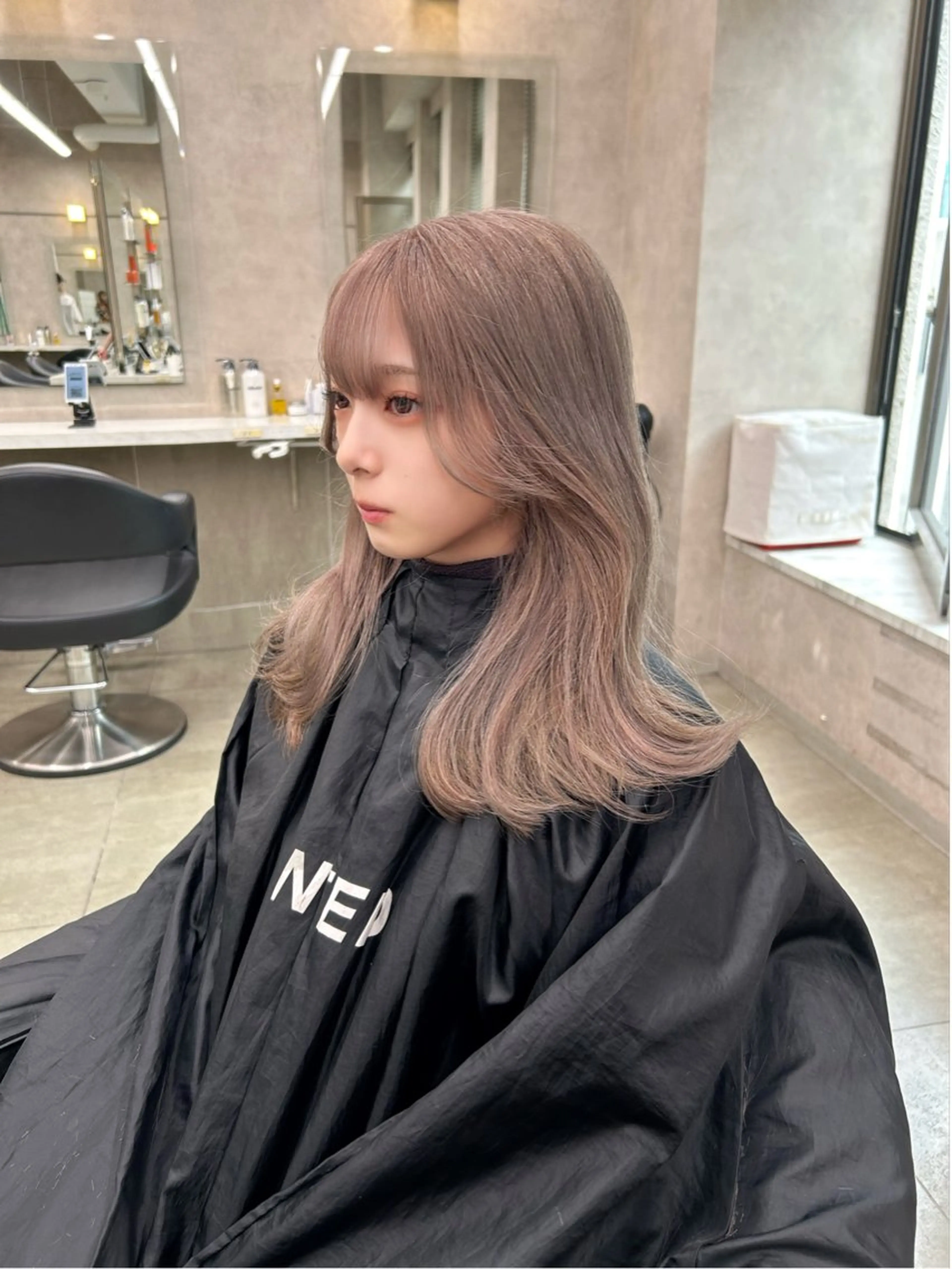 セミロング カラー ヘアカラー ヘアセット 韓国/トレンド レイヤー【101】のヘアスタイル