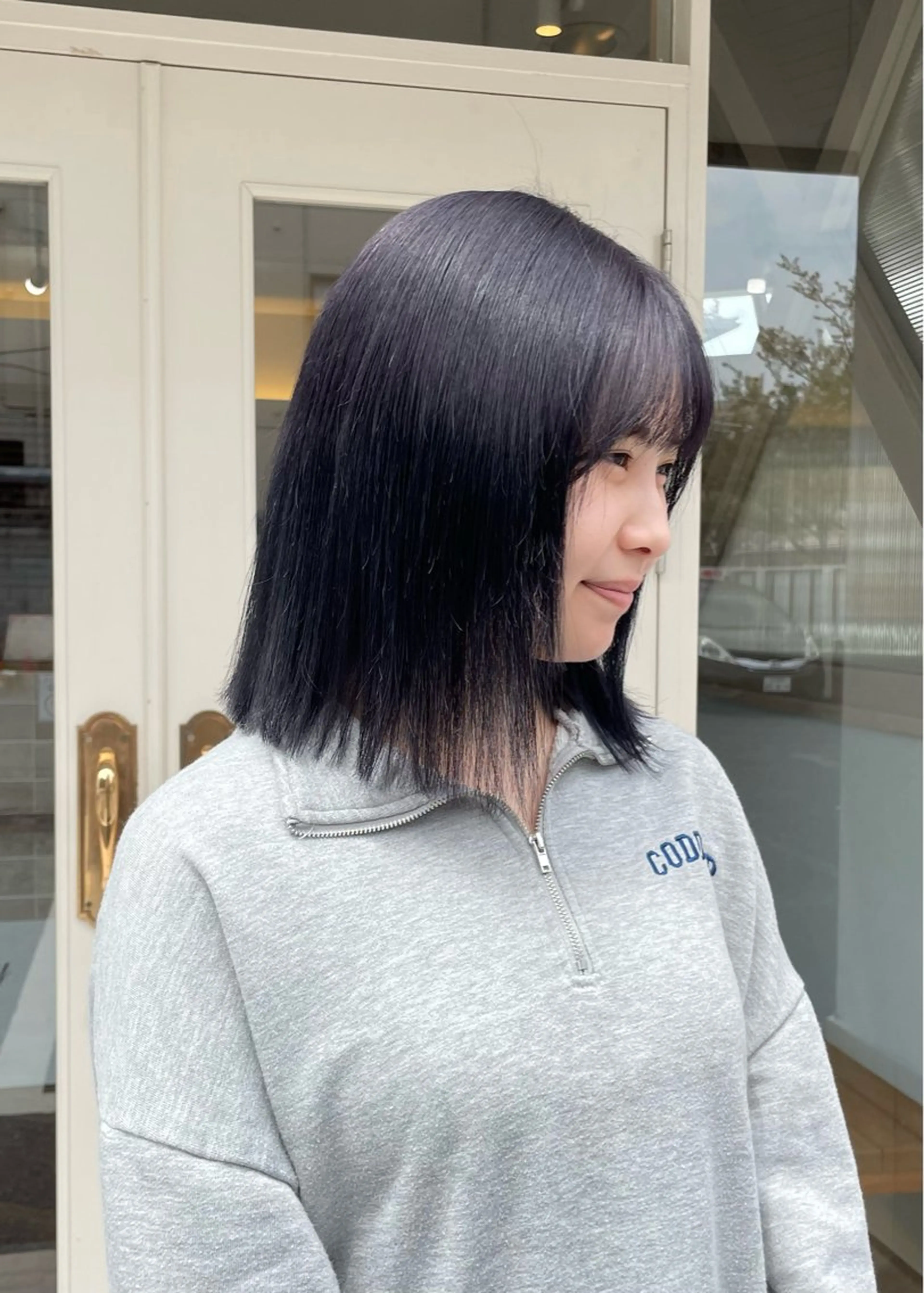 ミディアム moe🥣ﾚｲﾔｰ ｶｯﾄ/透明感ｶﾗｰのヘアスタイル