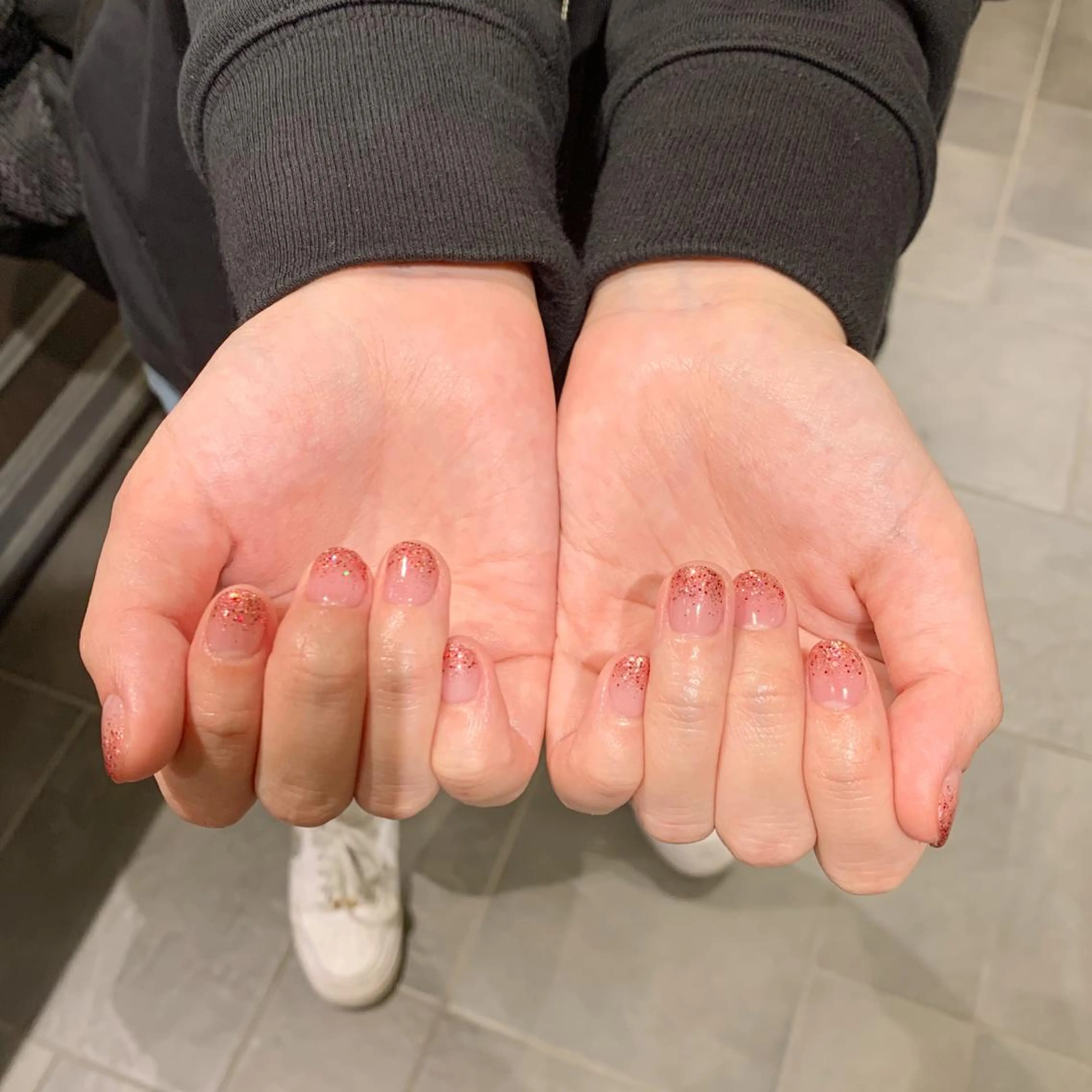 ネイル ジェルネイル グラデーション ラメ(グリッター) ラメグラデーション パラジェル 鈴木 里奈のネイルデザイン