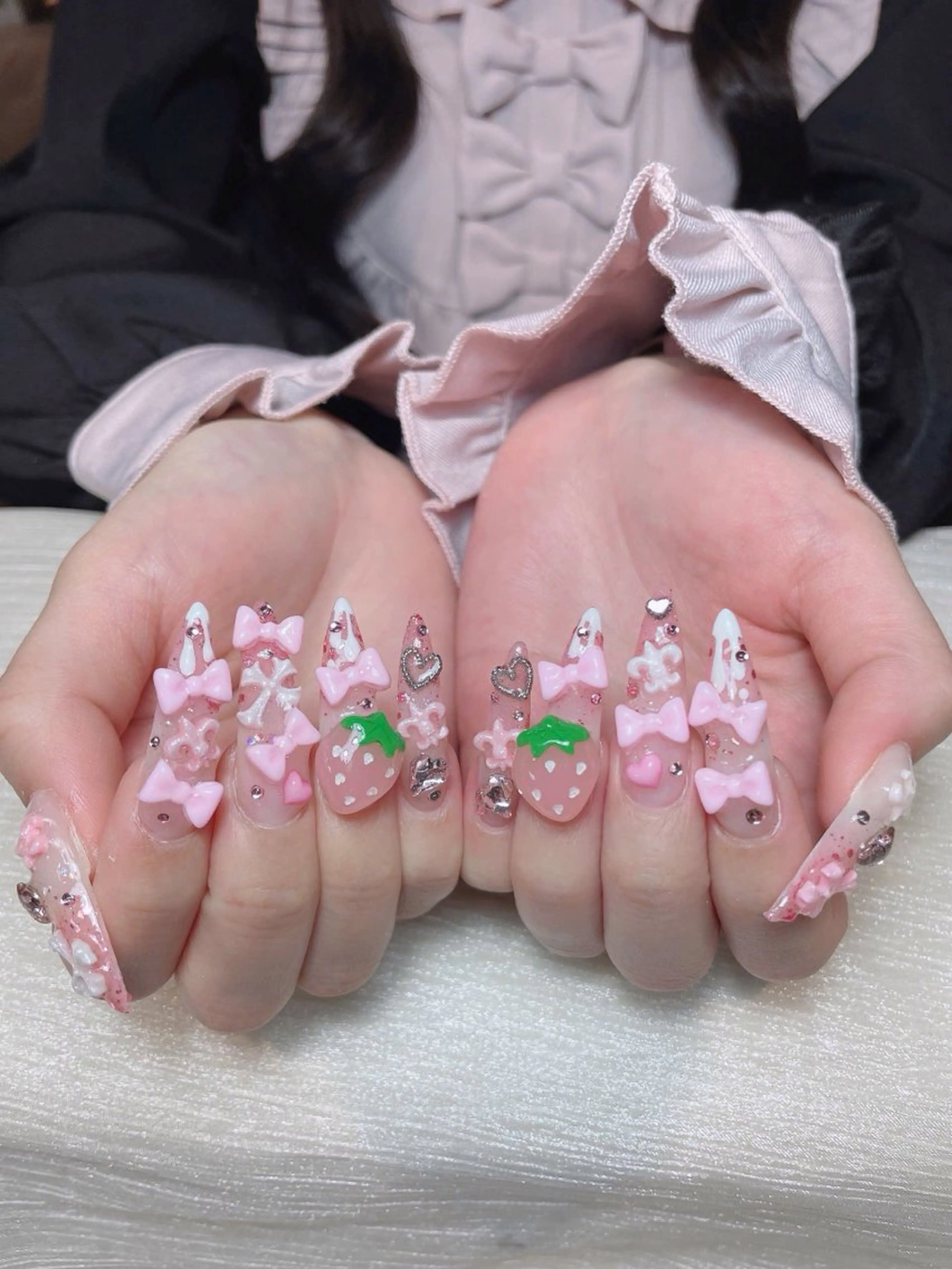 ネイル オーロラネイル ボルドー ブラウン 氷ネイル・うるうるネイル キラキラネイル ハンドネイル Sora  Nail 長さ出し専門店のネイルデザイン