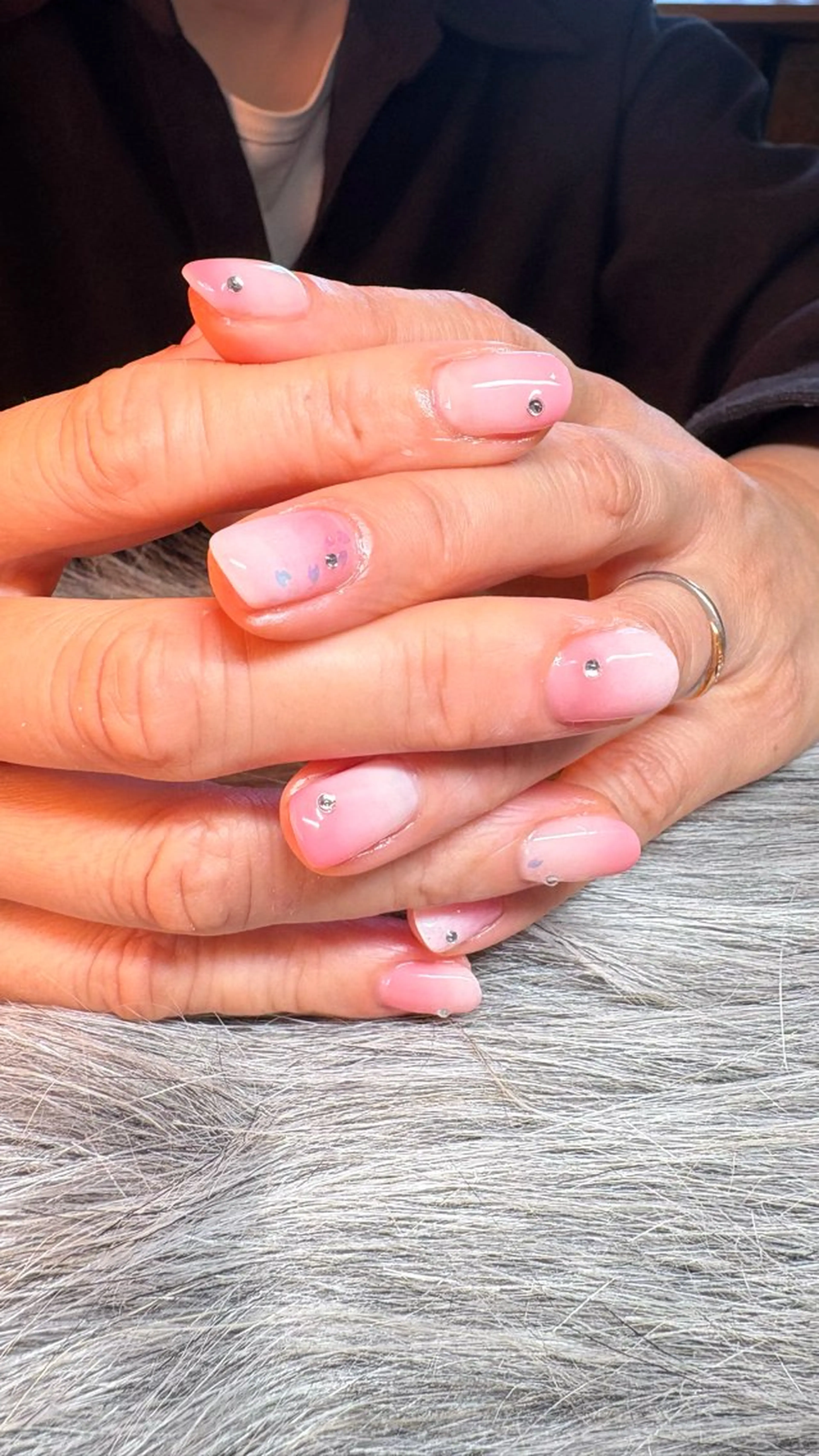 ネイル 桜ネイル ホログラムネイル 春ネイル ハンドネイル Maapis Nailのネイルデザイン