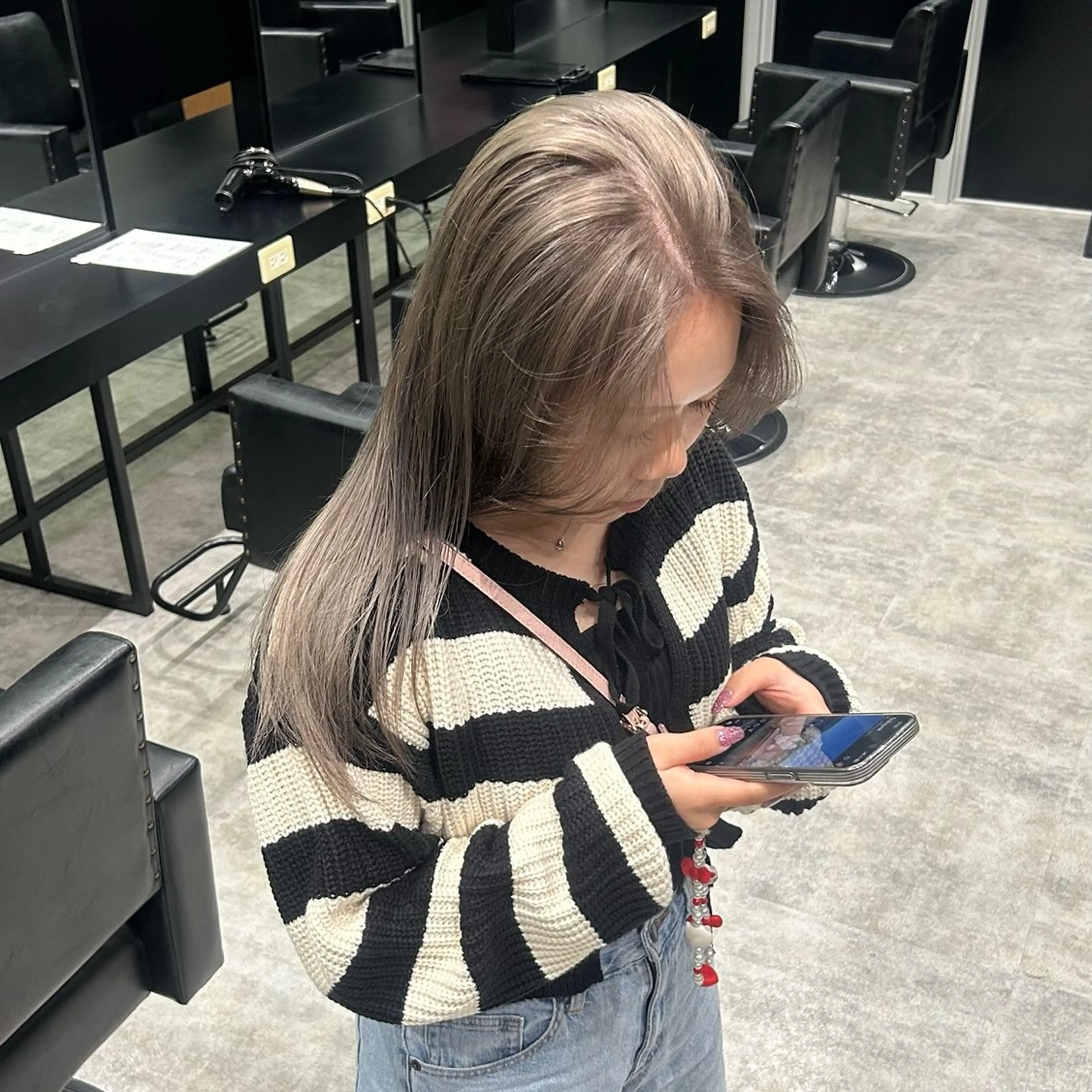 ロング カラー みゆ〈774〉 レディース限定のヘアスタイル