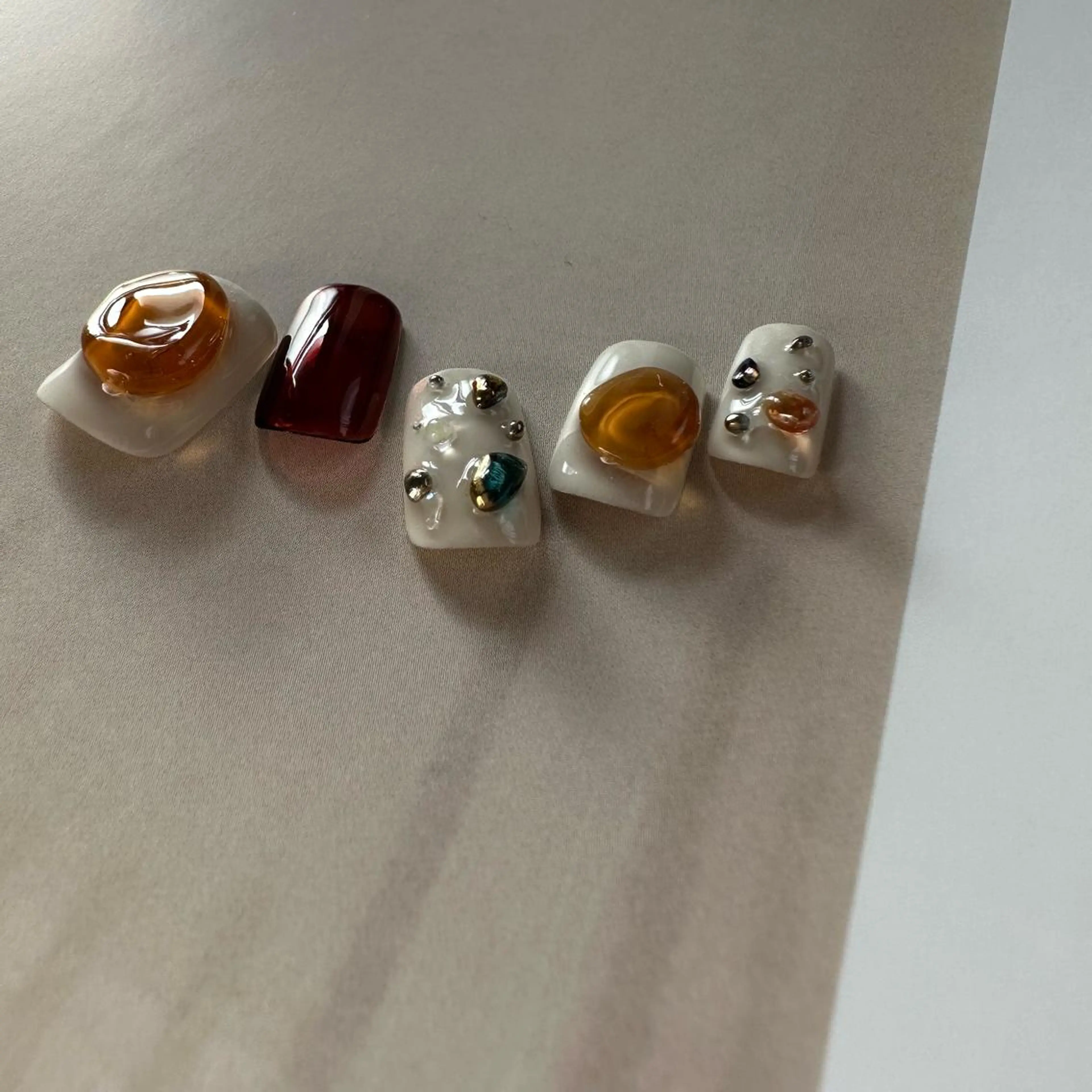 ショート カラー ネイル マツエク・マツパ アイブロウ ar. harajukuのネイルデザイン