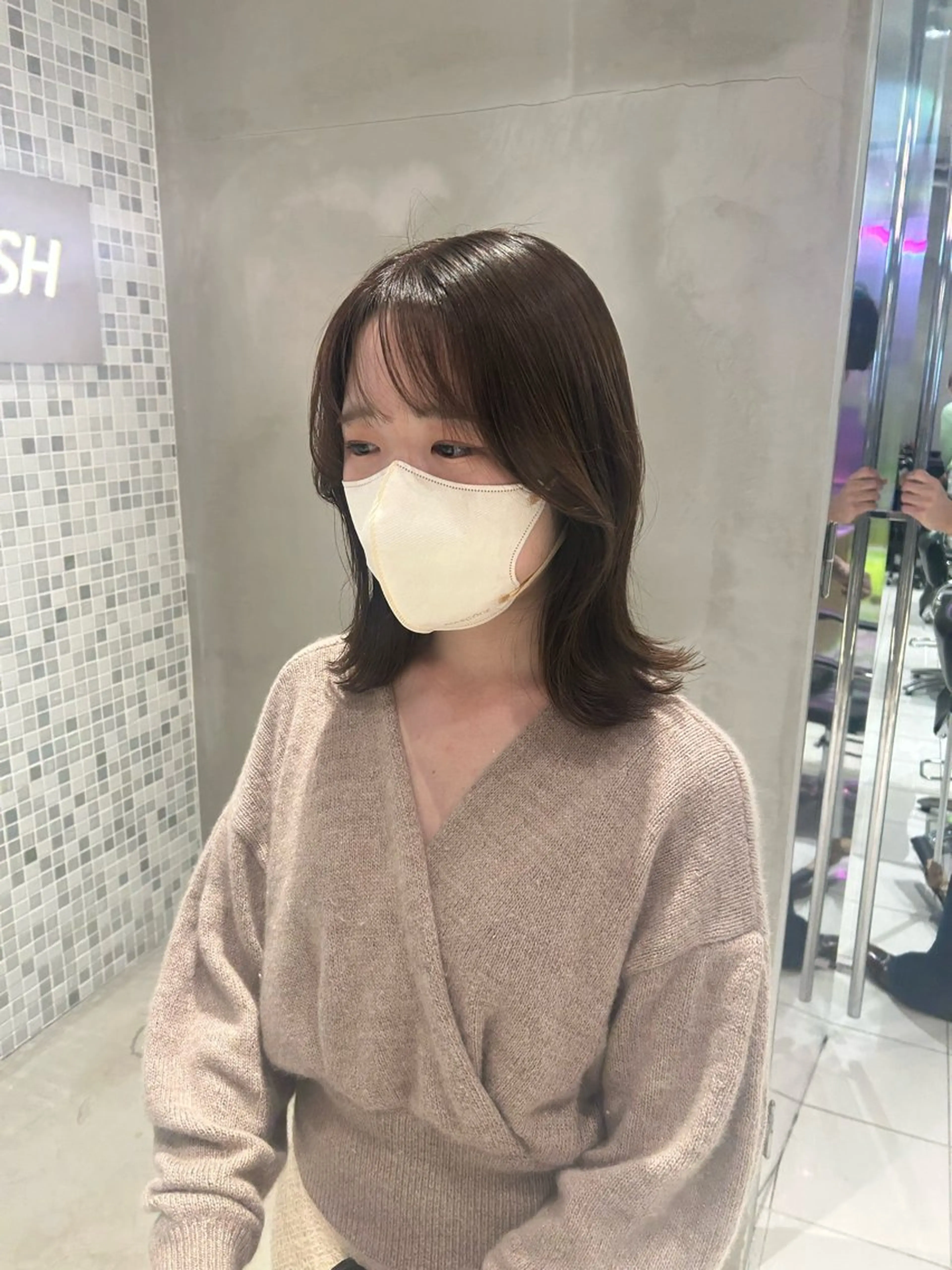 ミディアム カラー グレージュ くびれヘア カット ヘアカラー トリートメント 透明感カラー🫧 nanohaのヘアスタイル