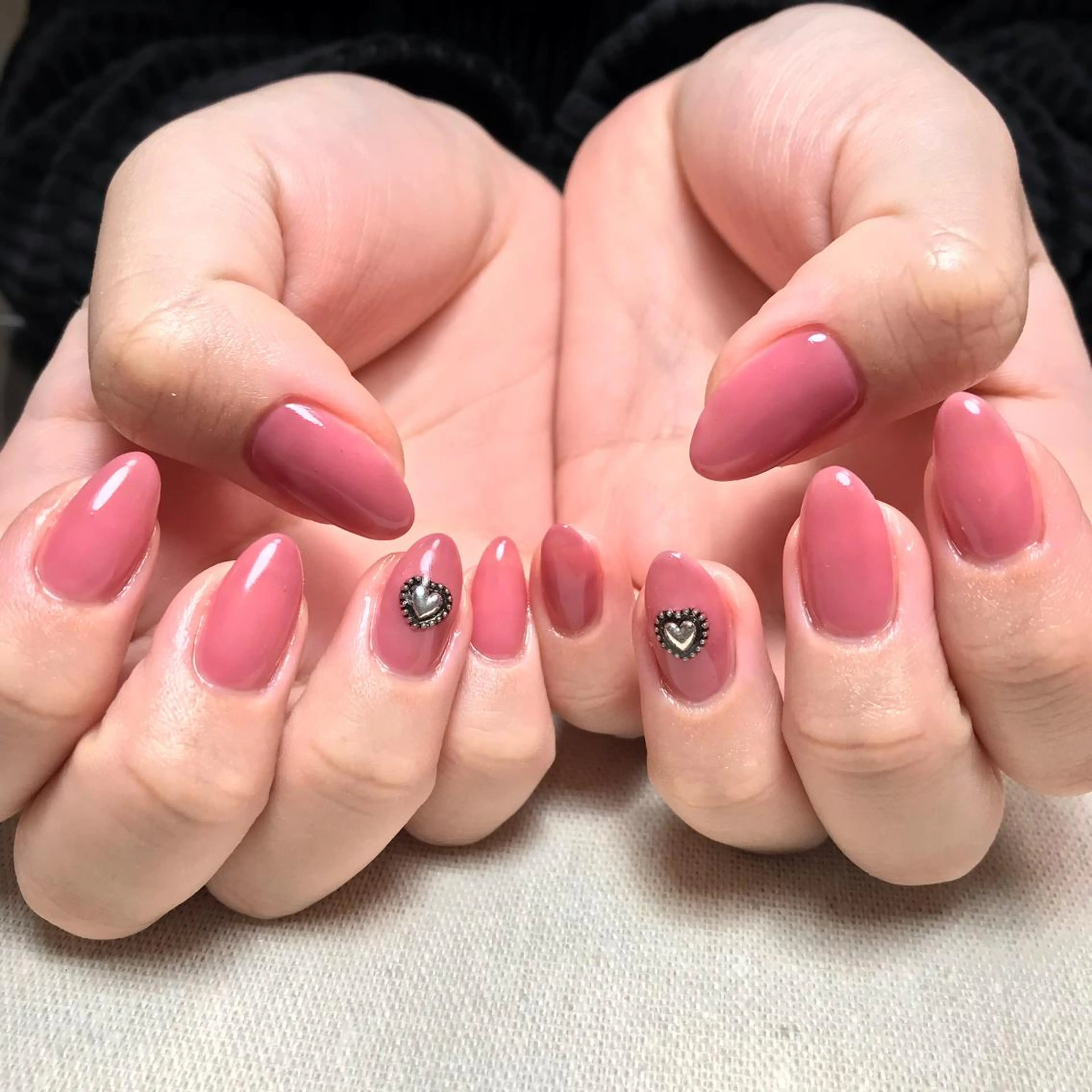 ネイル ストーンネイル ハンドネイル 💅chainail _aiのネイルデザイン