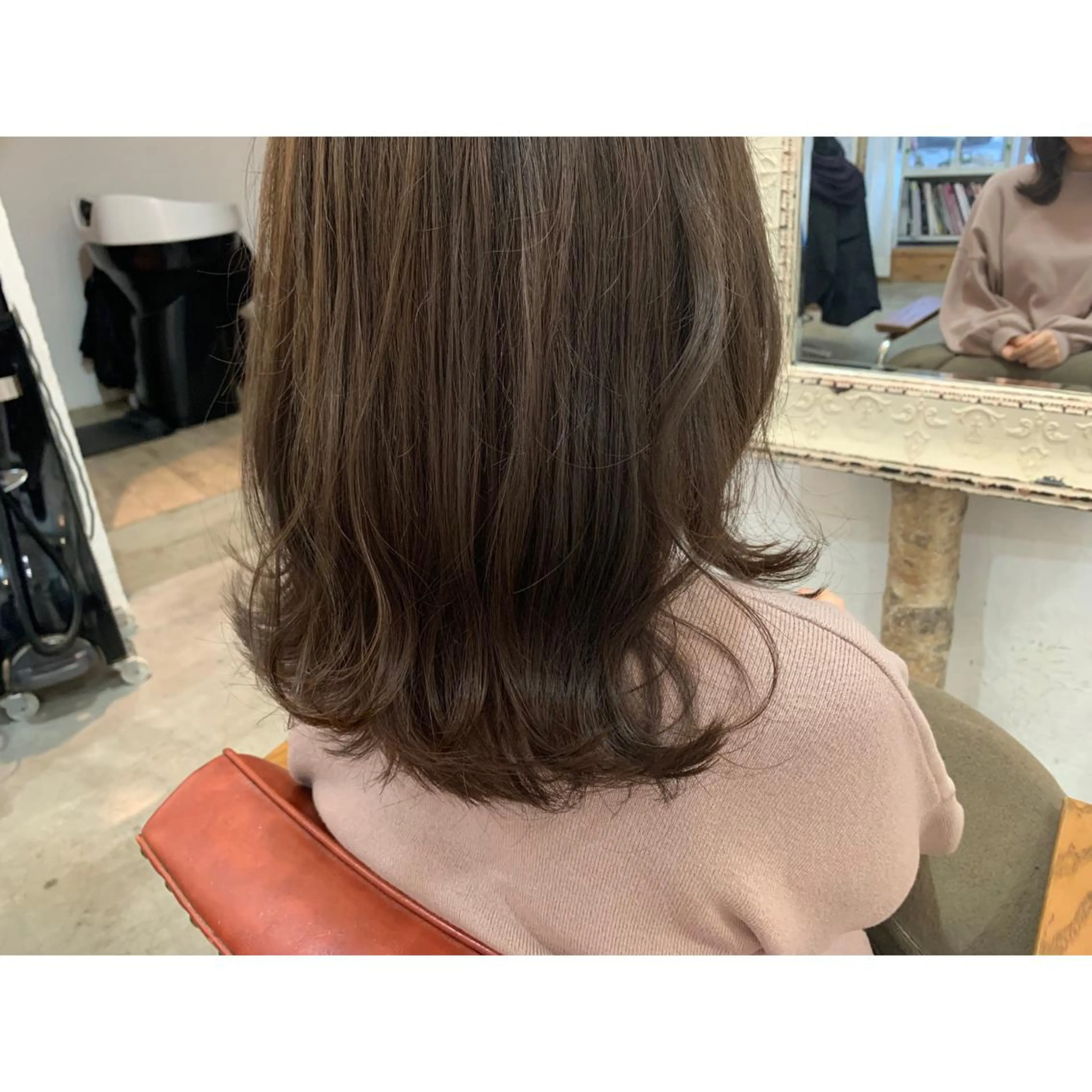 セミロング カラー fio マナミのヘアスタイル