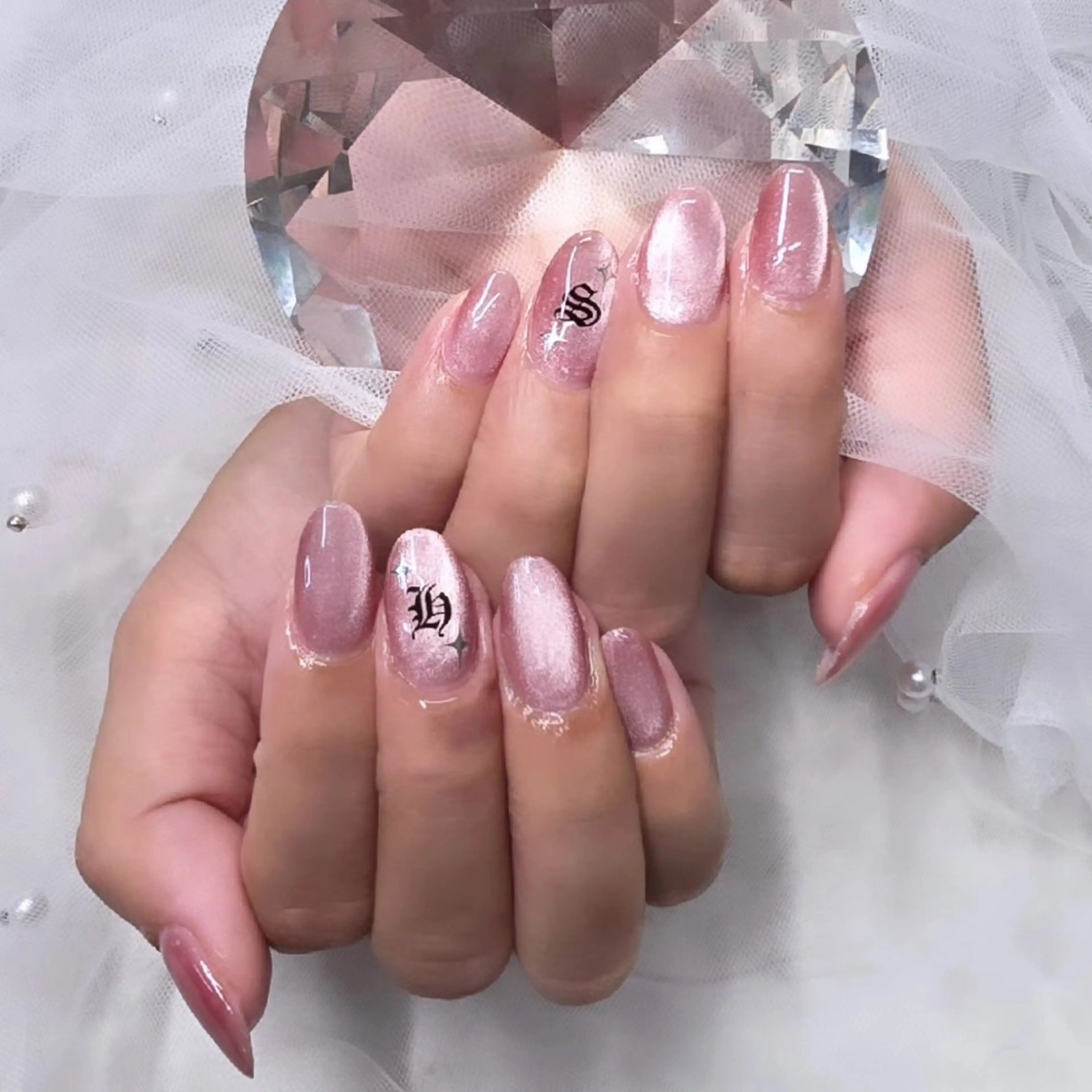 ネイル マグネットネイル nailsalon glow sayaのネイルデザイン