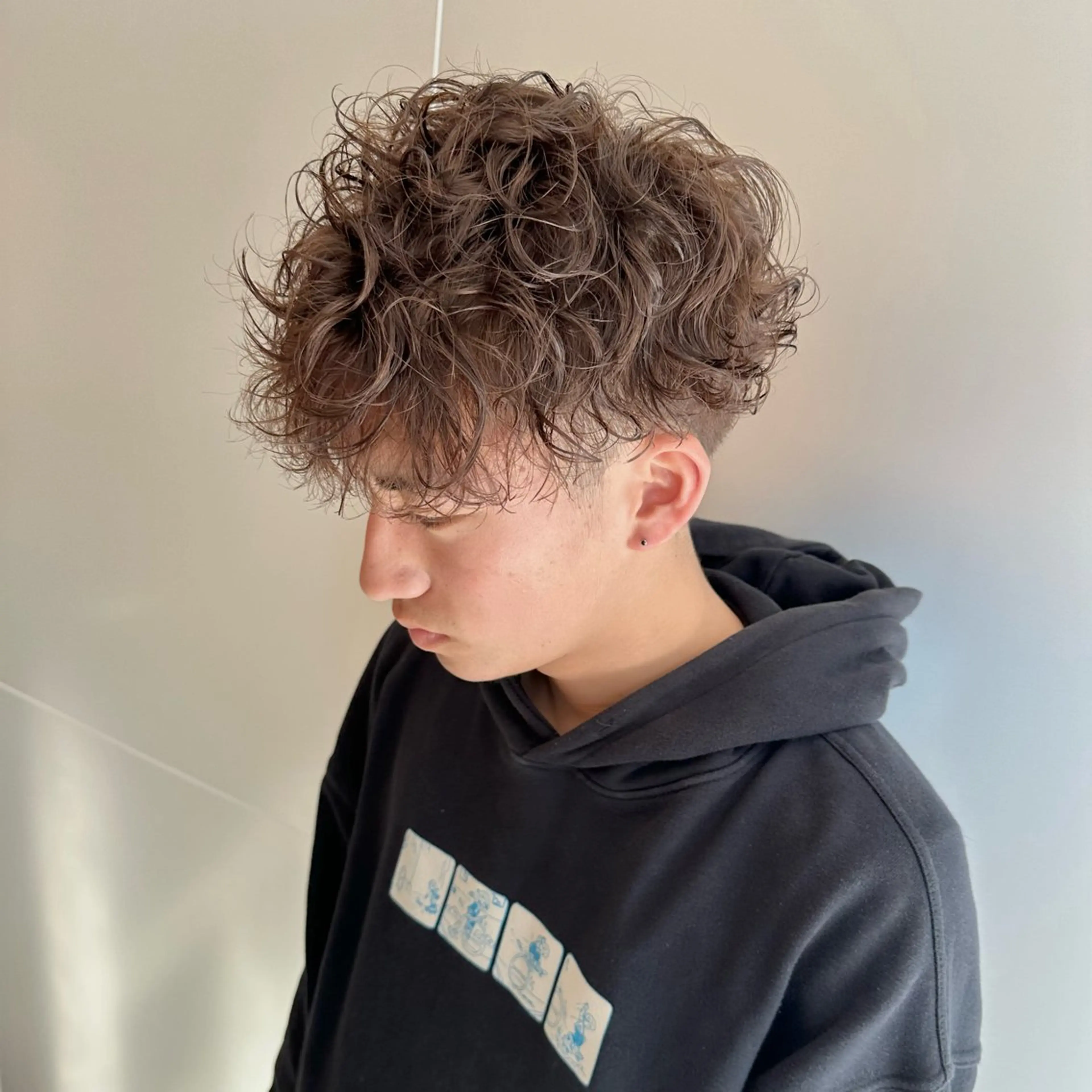 ミディアム パーマ メンズ ミディアムパーマ カルマパーマ メンズパーマ カット 🔥メンズ特化/ パーマ＆カット🌀のヘアスタイル