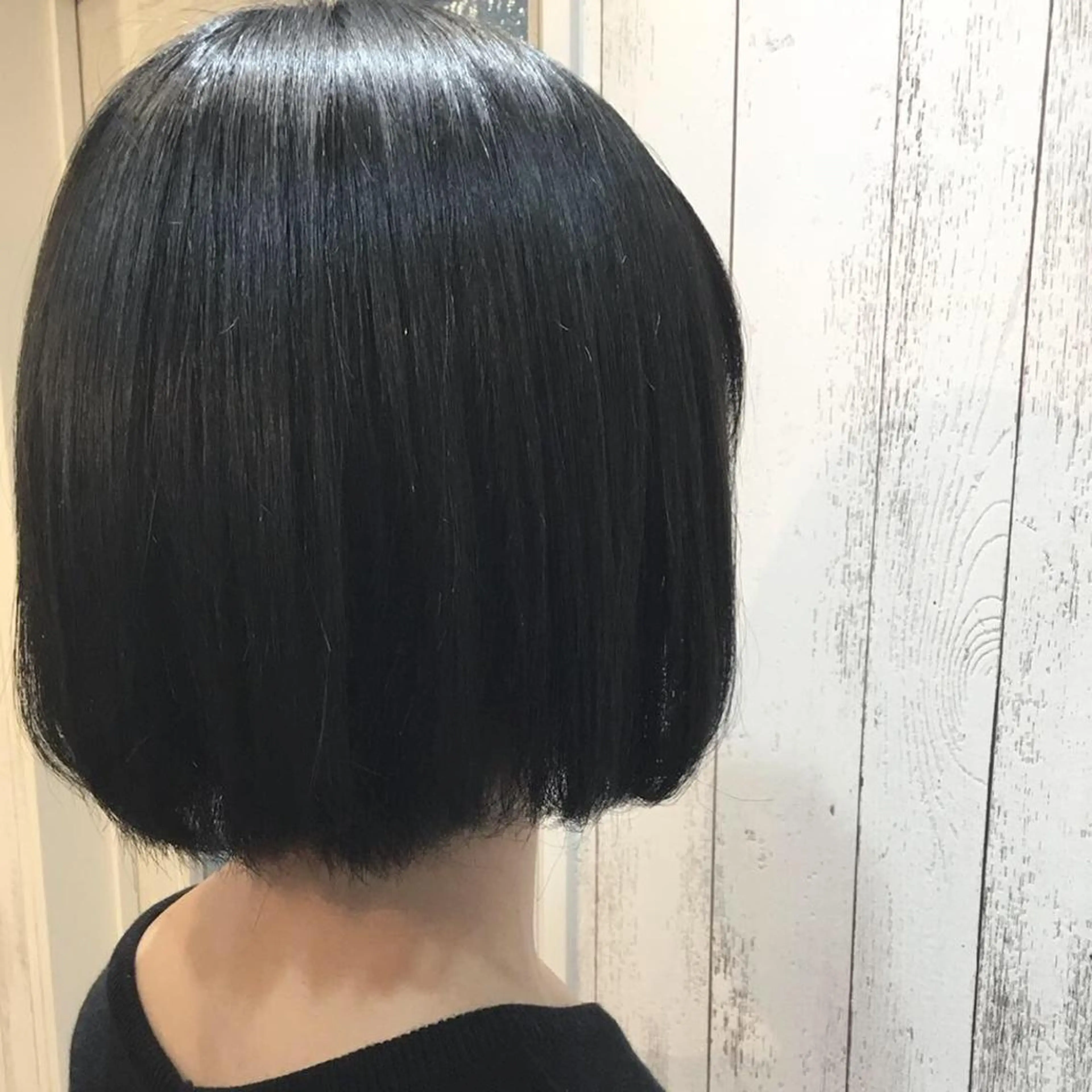 ショート カラー パーマ embrace エンブレイスのヘアスタイル